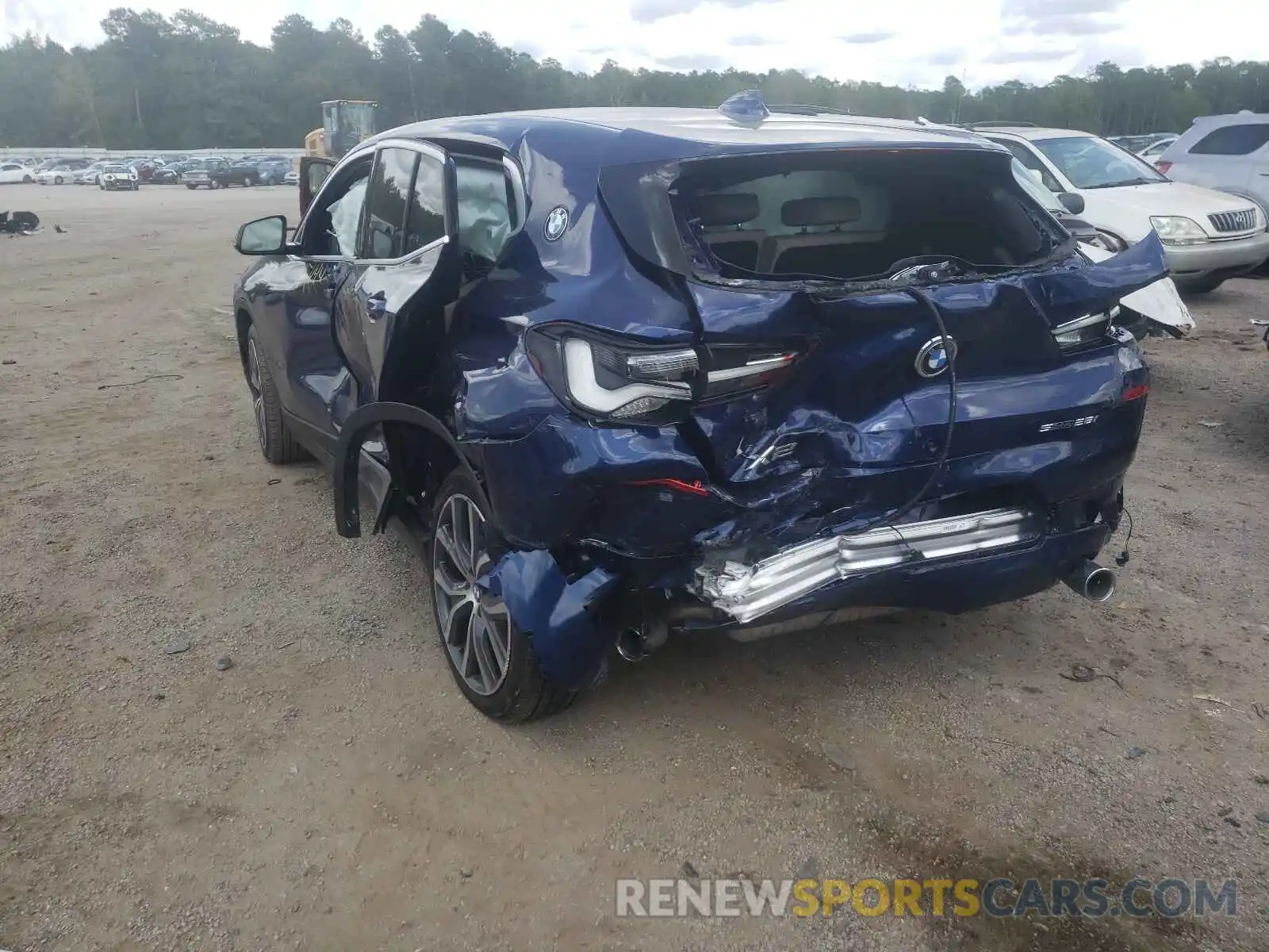 3 Photograph of a damaged car WBXYH9C03L5R72309 BMW X2 2020