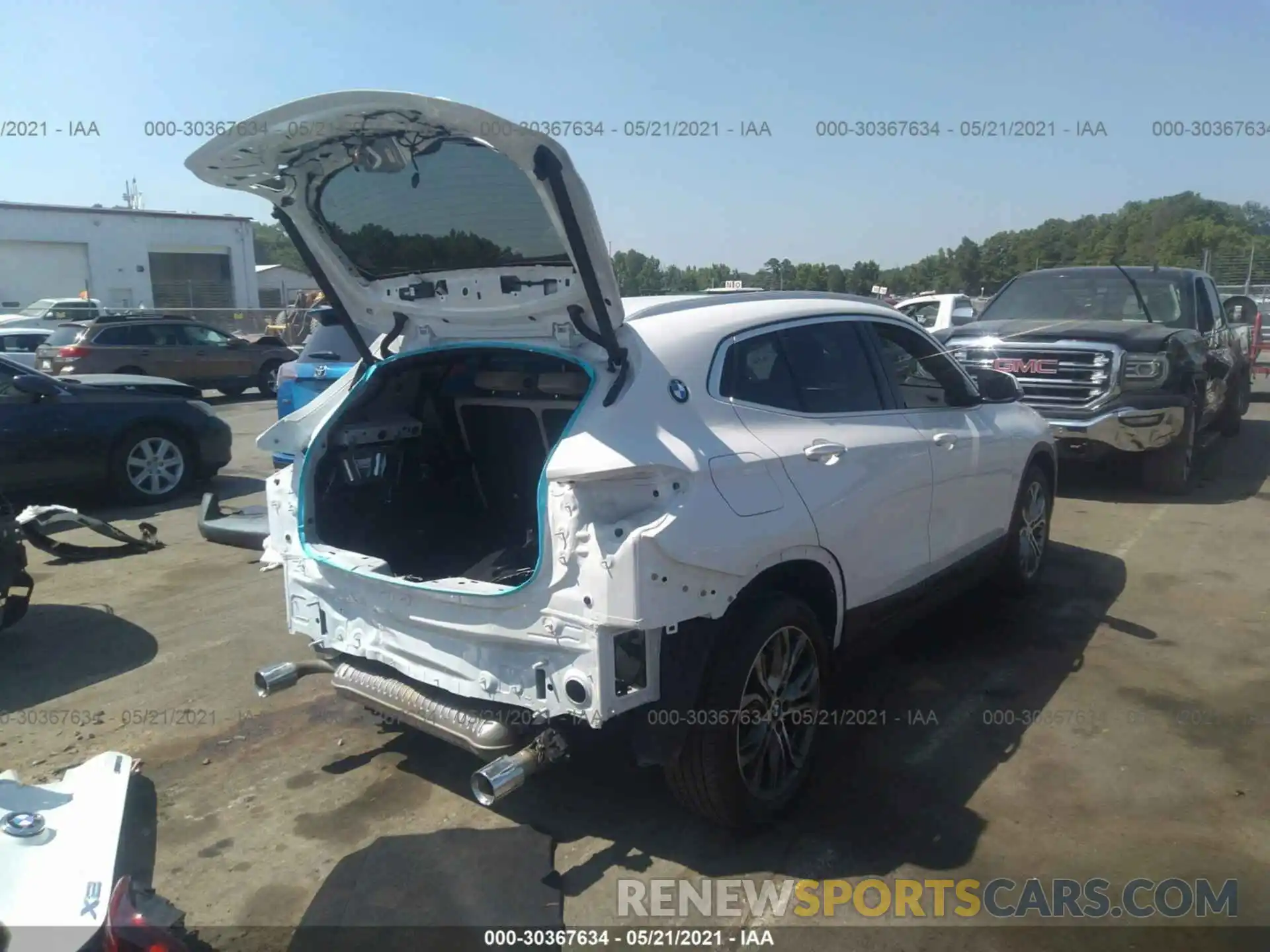 4 Photograph of a damaged car WBXYH9C03L5R97212 BMW X2 2020