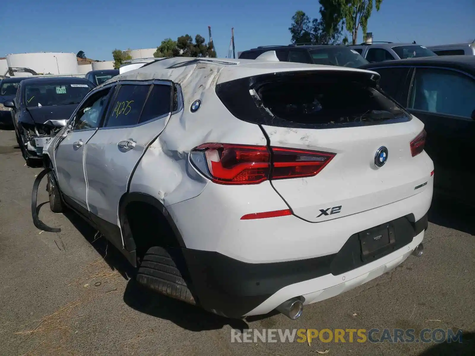 3 Photograph of a damaged car WBXYH9C06L5P23759 BMW X2 2020