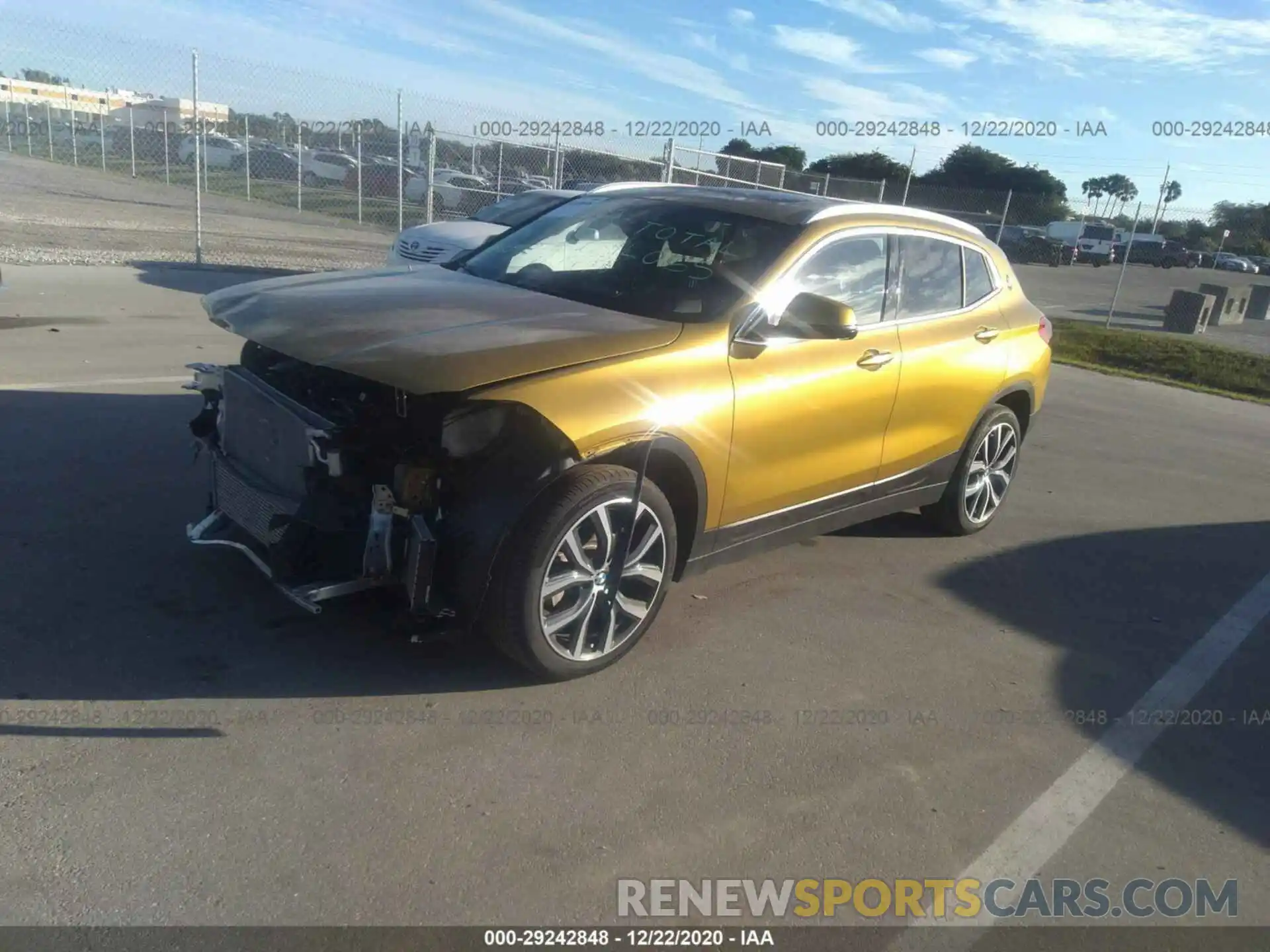 2 Photograph of a damaged car WBXYH9C06L5P60424 BMW X2 2020