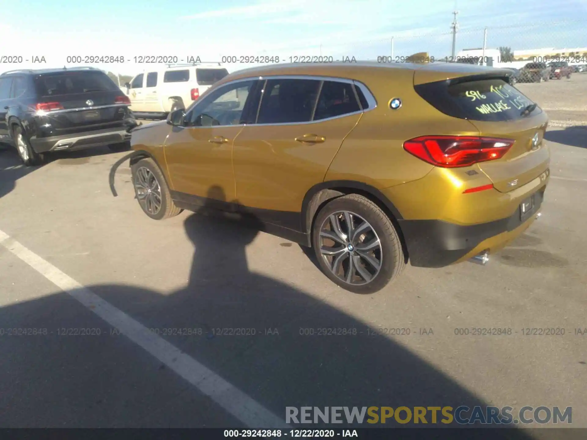 3 Photograph of a damaged car WBXYH9C06L5P60424 BMW X2 2020