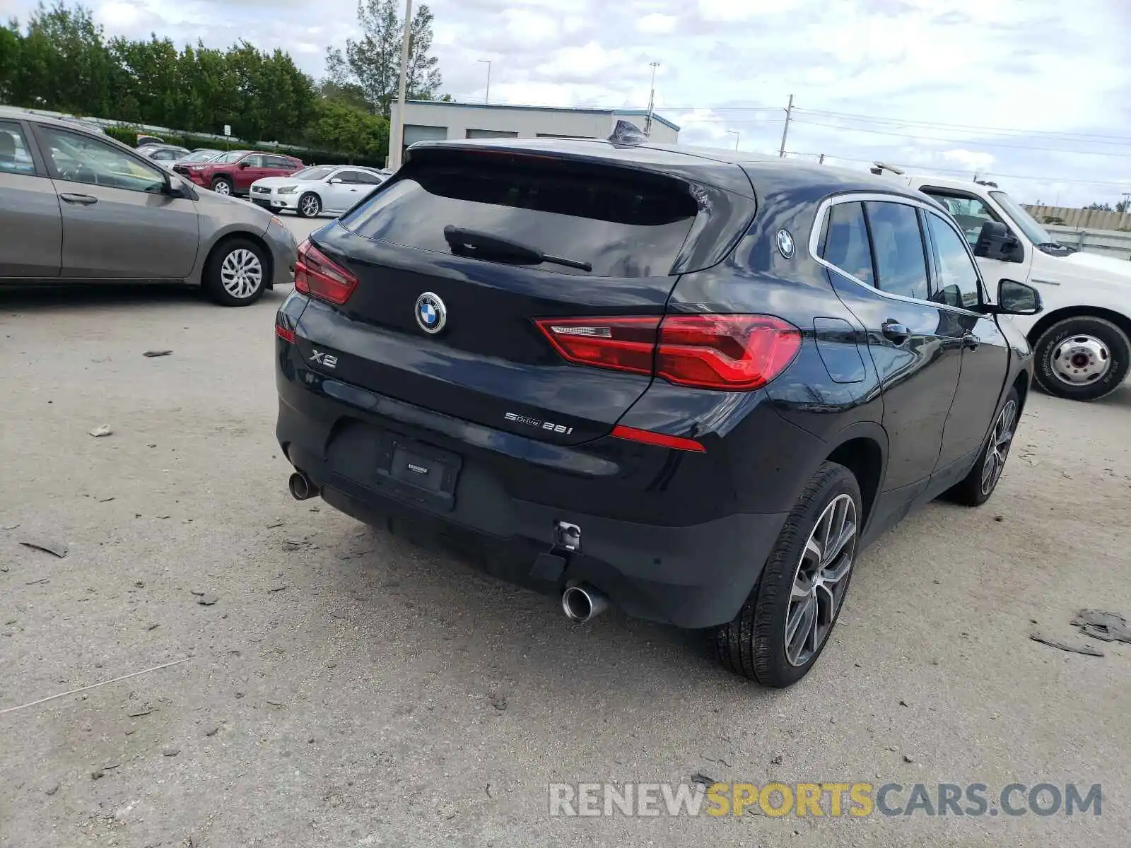 4 Photograph of a damaged car WBXYH9C06L5P61413 BMW X2 2020