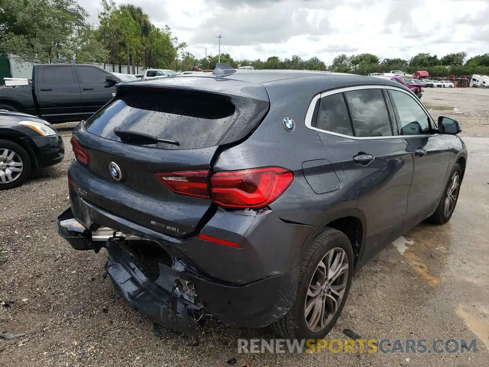 4 Photograph of a damaged car WBXYH9C0XL5P27698 BMW X2 2020