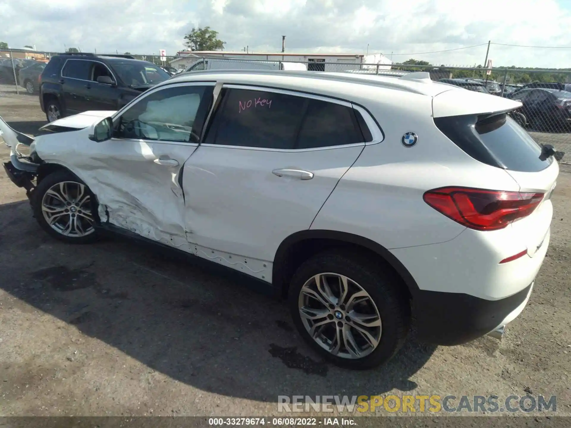 3 Photograph of a damaged car WBXYJ1C03L5P72942 BMW X2 2020