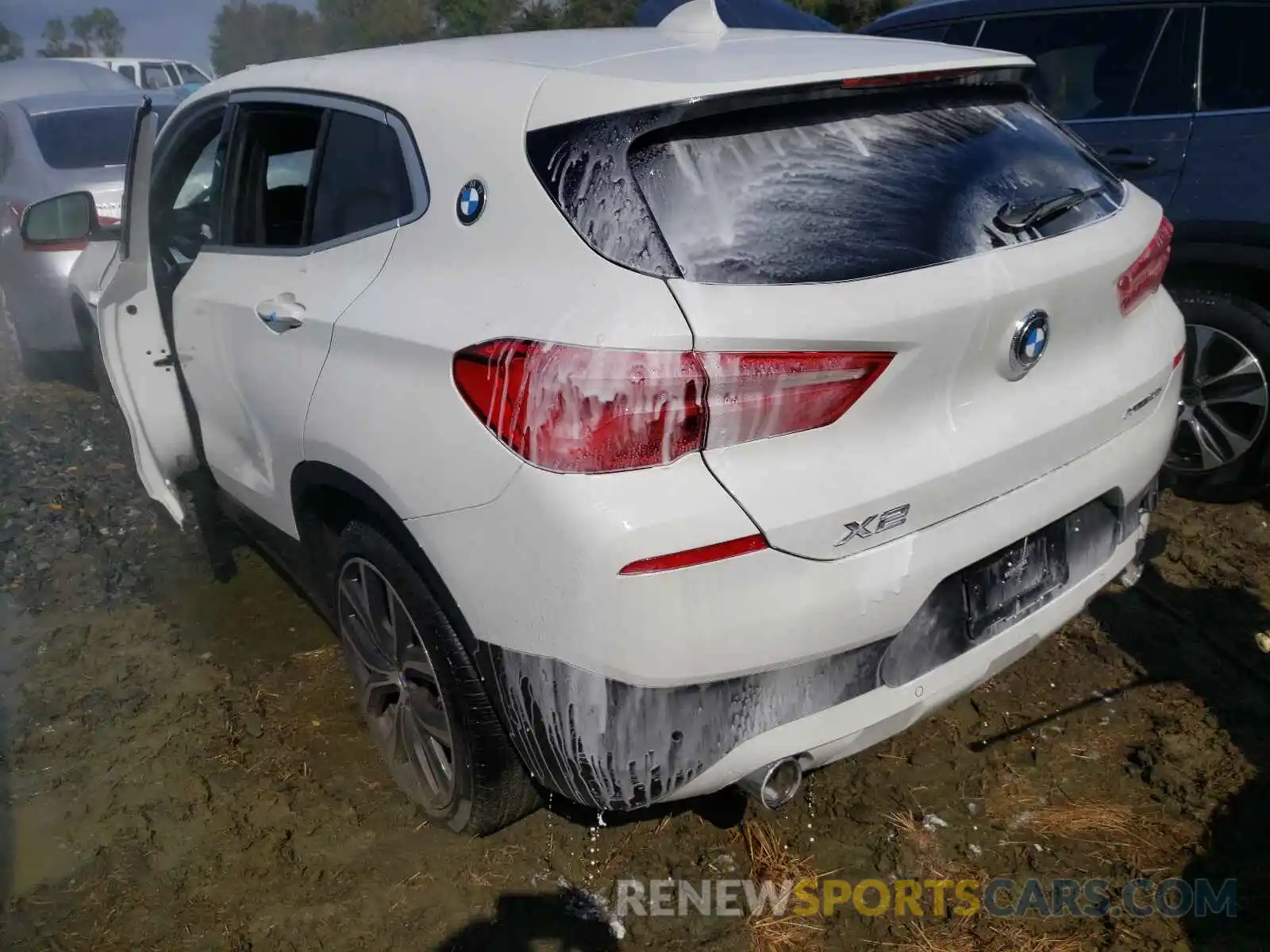 3 Photograph of a damaged car WBXYJ1C04L5R19365 BMW X2 2020