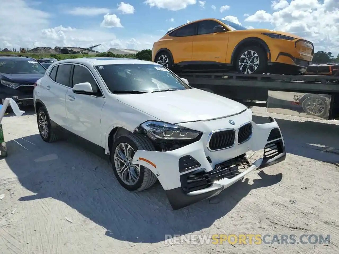 1 Photograph of a damaged car WBXYH9C03M5T01868 BMW X2 2021