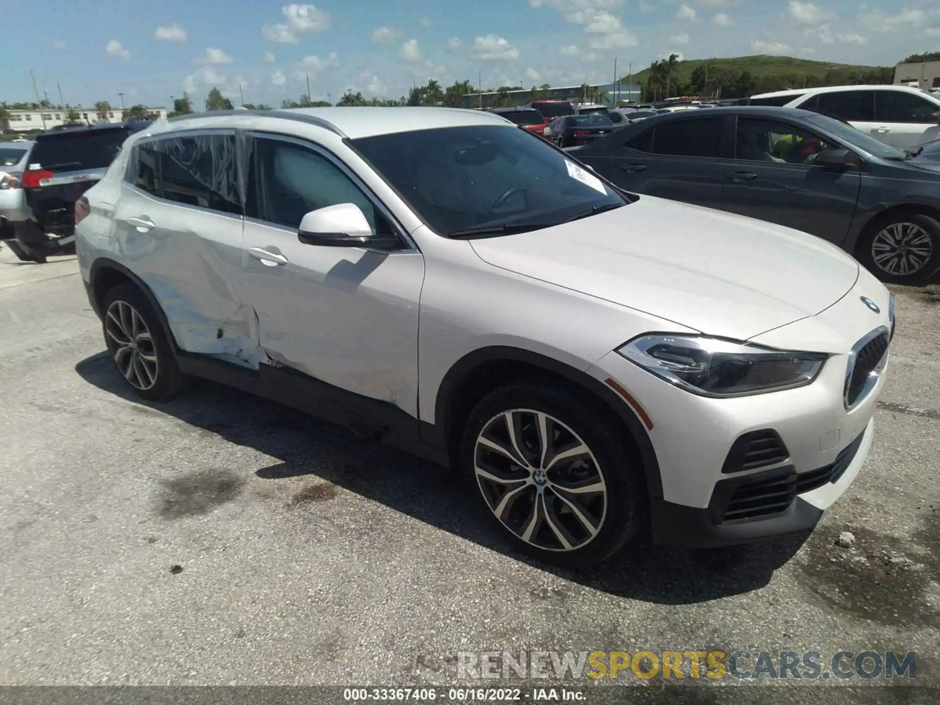 1 Photograph of a damaged car WBXYH9C06M5T08040 BMW X2 2021