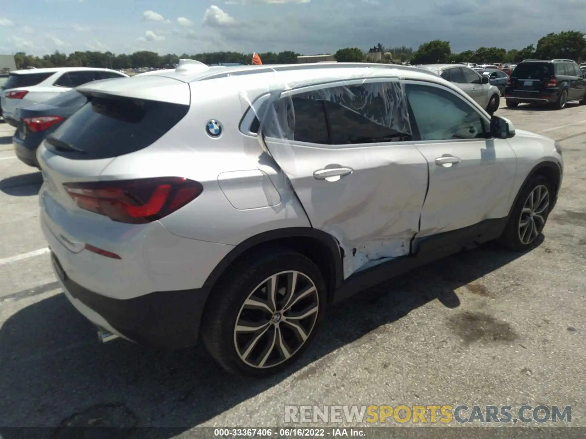 4 Photograph of a damaged car WBXYH9C06M5T08040 BMW X2 2021