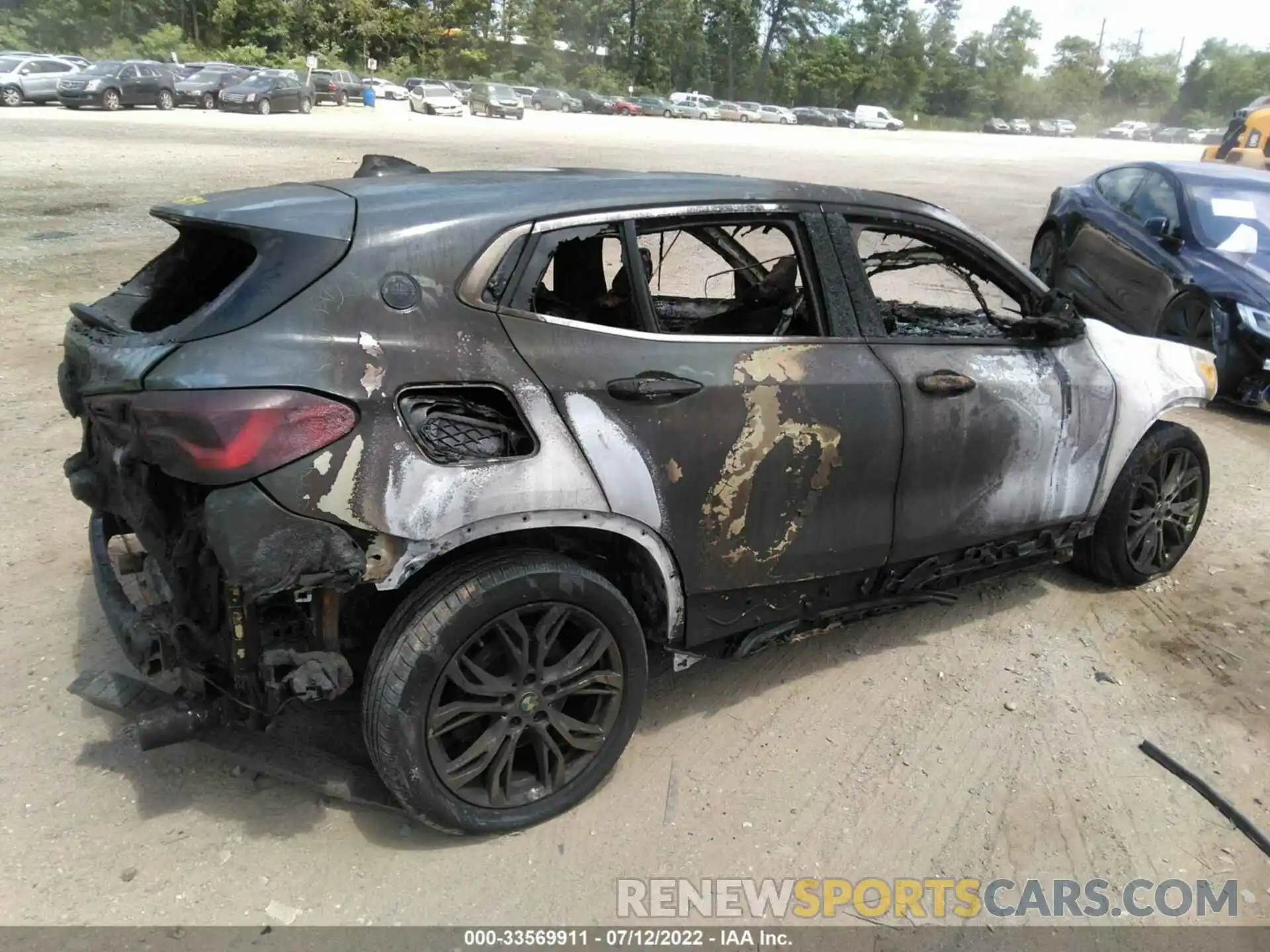 4 Photograph of a damaged car WBXYJ1C03M5S79117 BMW X2 2021