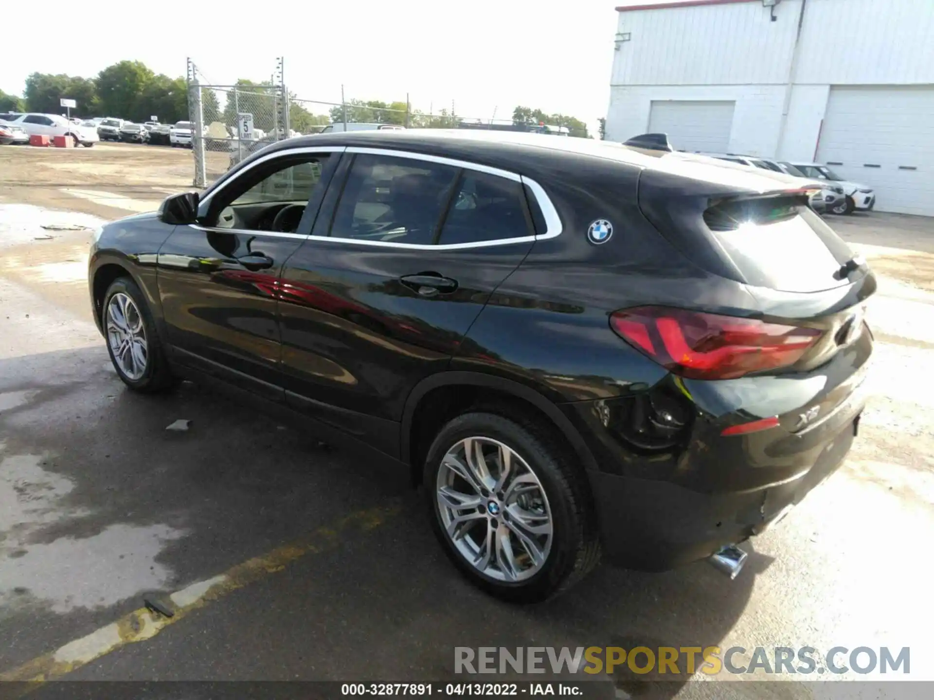 3 Photograph of a damaged car WBXYH9C06N5U19589 BMW X2 2022