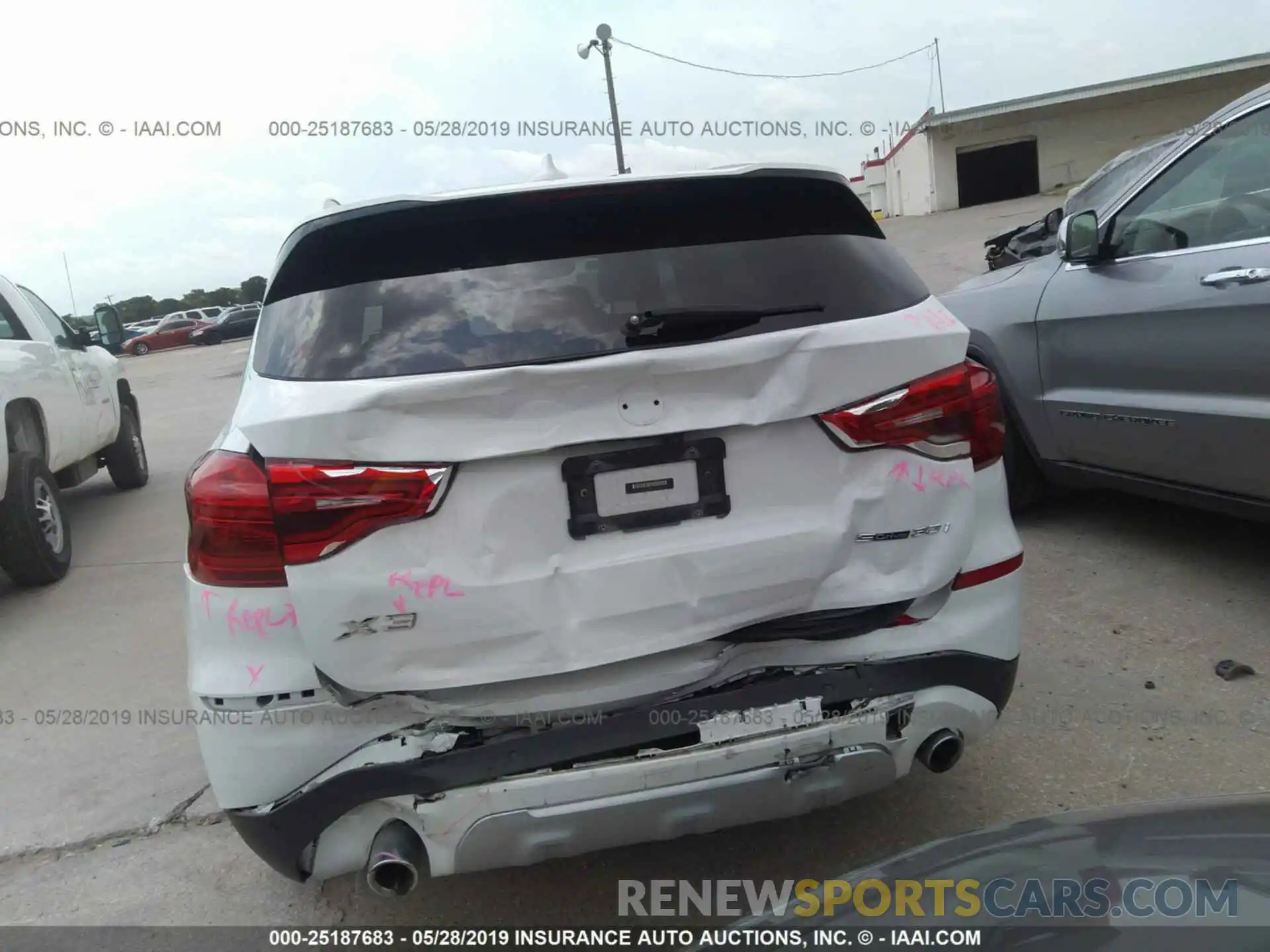 6 Photograph of a damaged car 5UXTR7C50KLF25002 BMW X3 2019