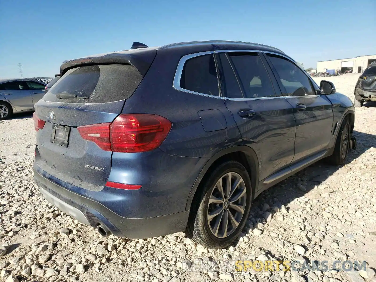 4 Фотография поврежденного автомобиля 5UXTR7C50KLF26277 BMW X3 2019