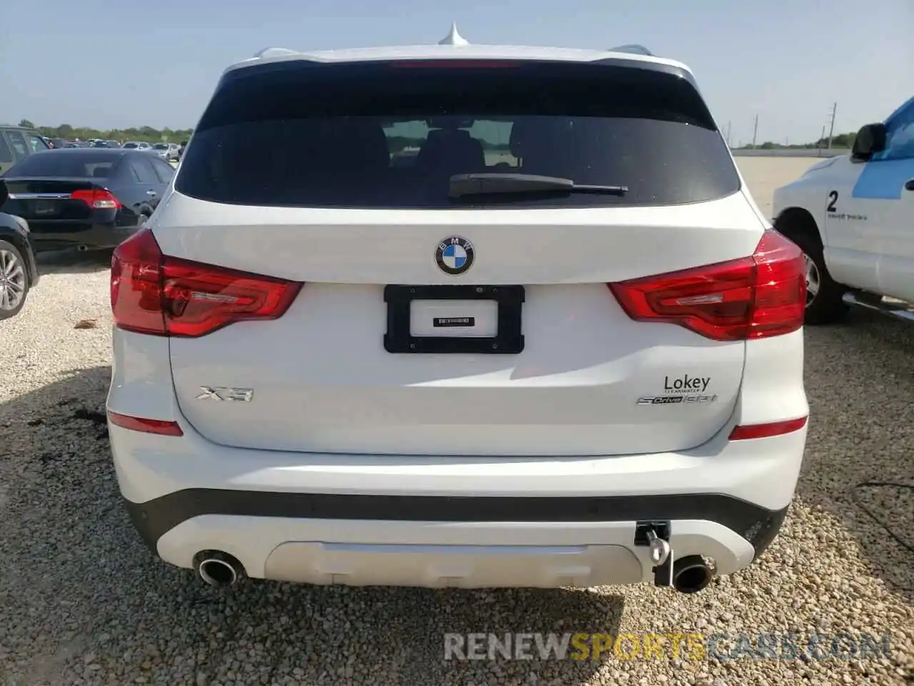 9 Photograph of a damaged car 5UXTR7C50KLF27039 BMW X3 2019