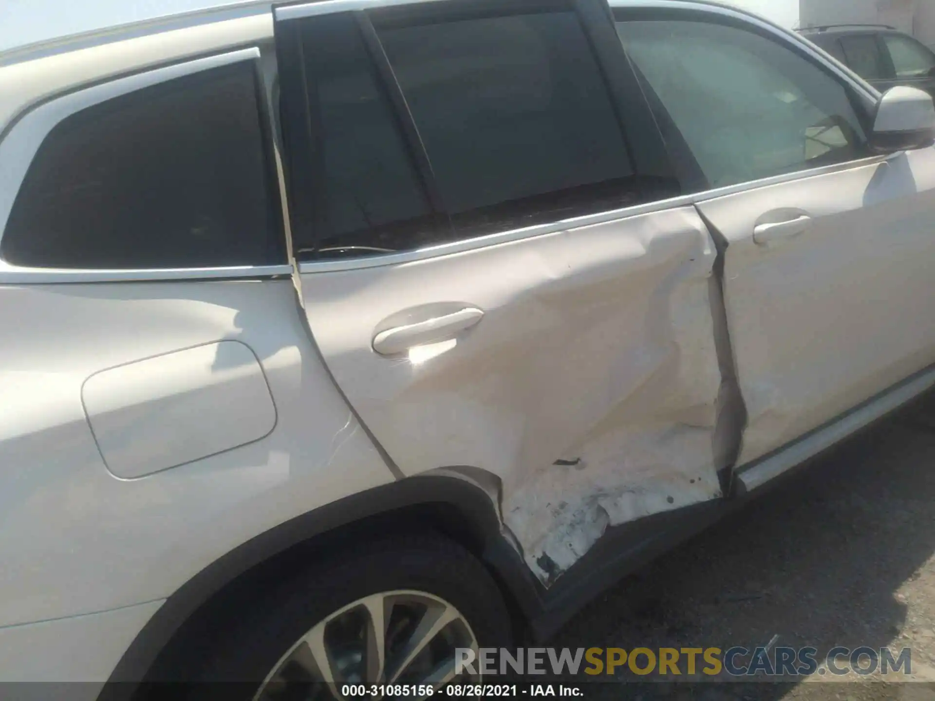 6 Photograph of a damaged car 5UXTR7C50KLF31883 BMW X3 2019