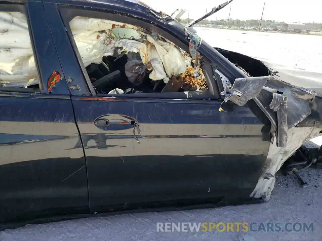 6 Photograph of a damaged car 5UXTR7C50KLF32614 BMW X3 2019