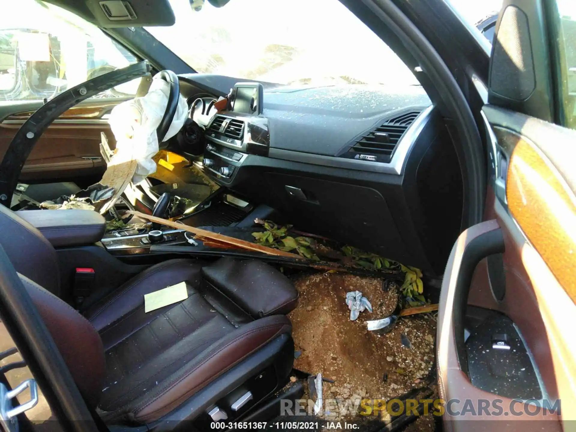 5 Photograph of a damaged car 5UXTR7C50KLF35688 BMW X3 2019