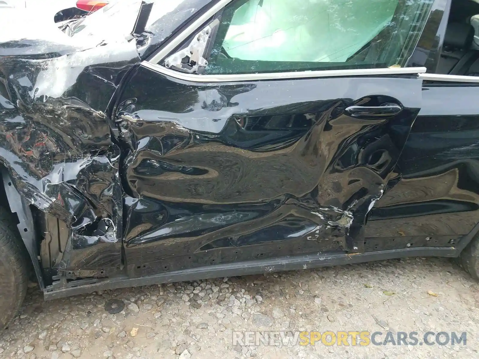 10 Photograph of a damaged car 5UXTR7C50KLR39619 BMW X3 2019