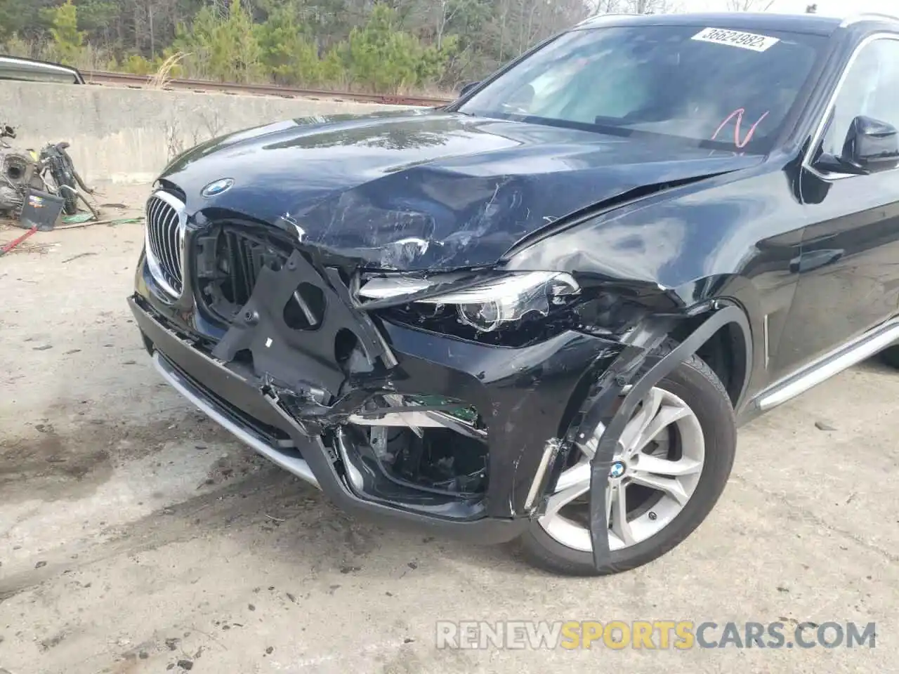 10 Photograph of a damaged car 5UXTR7C50KLR39720 BMW X3 2019