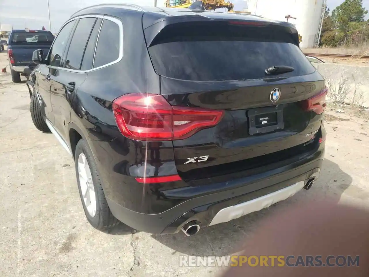 3 Photograph of a damaged car 5UXTR7C50KLR39720 BMW X3 2019