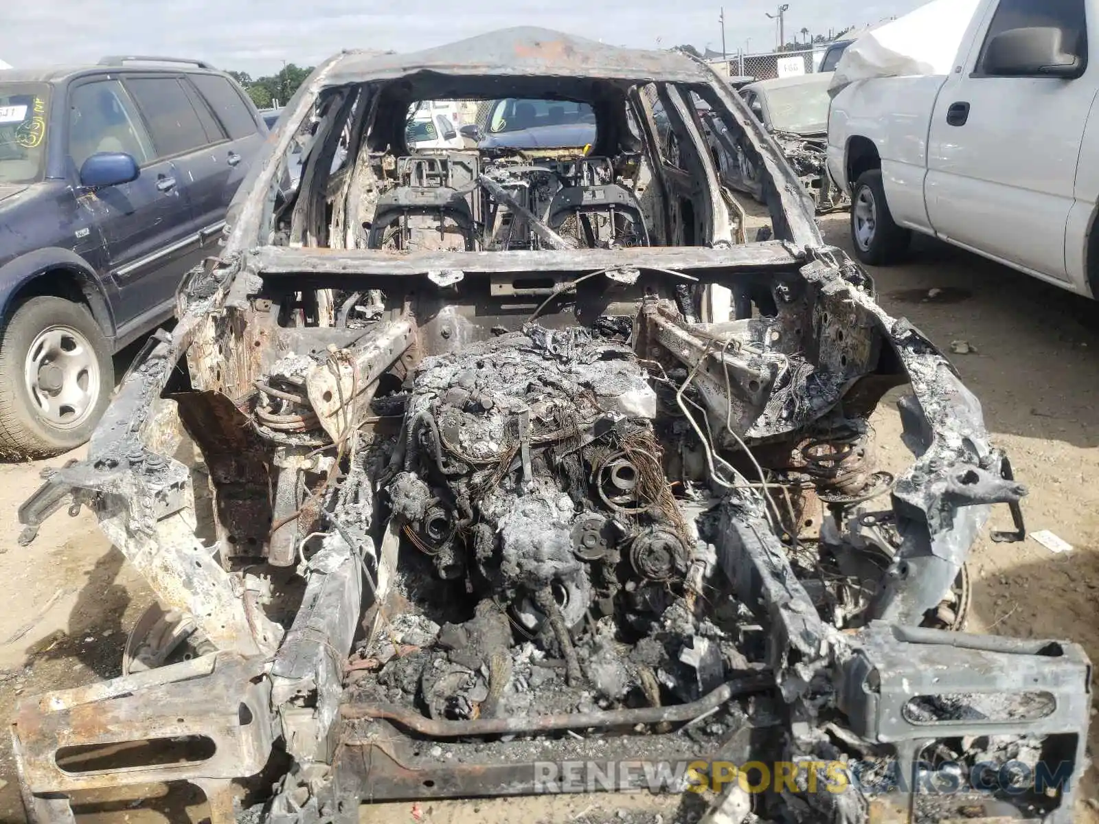 10 Photograph of a damaged car 5UXTR7C50KLR52368 BMW X3 2019