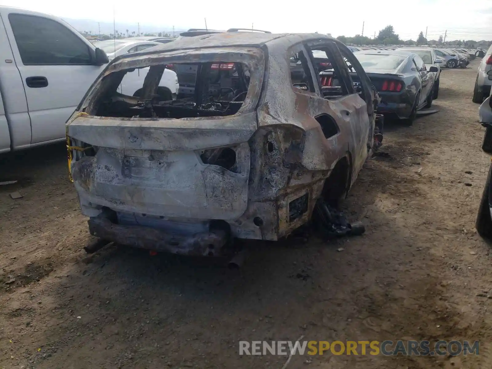 4 Photograph of a damaged car 5UXTR7C50KLR52368 BMW X3 2019