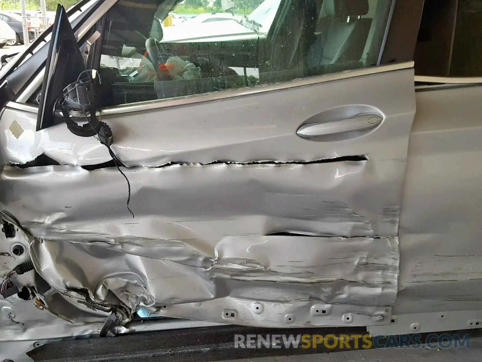 10 Photograph of a damaged car 5UXTR7C50KLR52774 BMW X3 2019