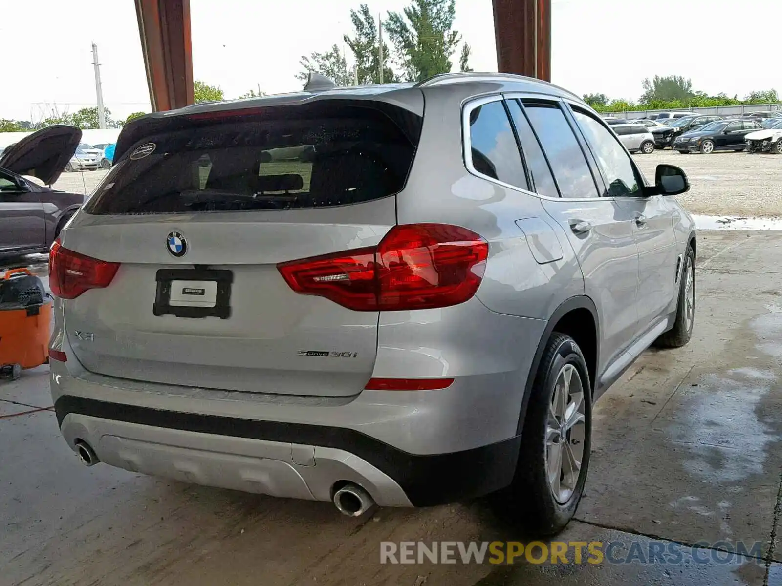 4 Photograph of a damaged car 5UXTR7C50KLR52774 BMW X3 2019