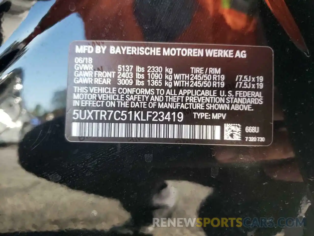 10 Photograph of a damaged car 5UXTR7C51KLF23419 BMW X3 2019