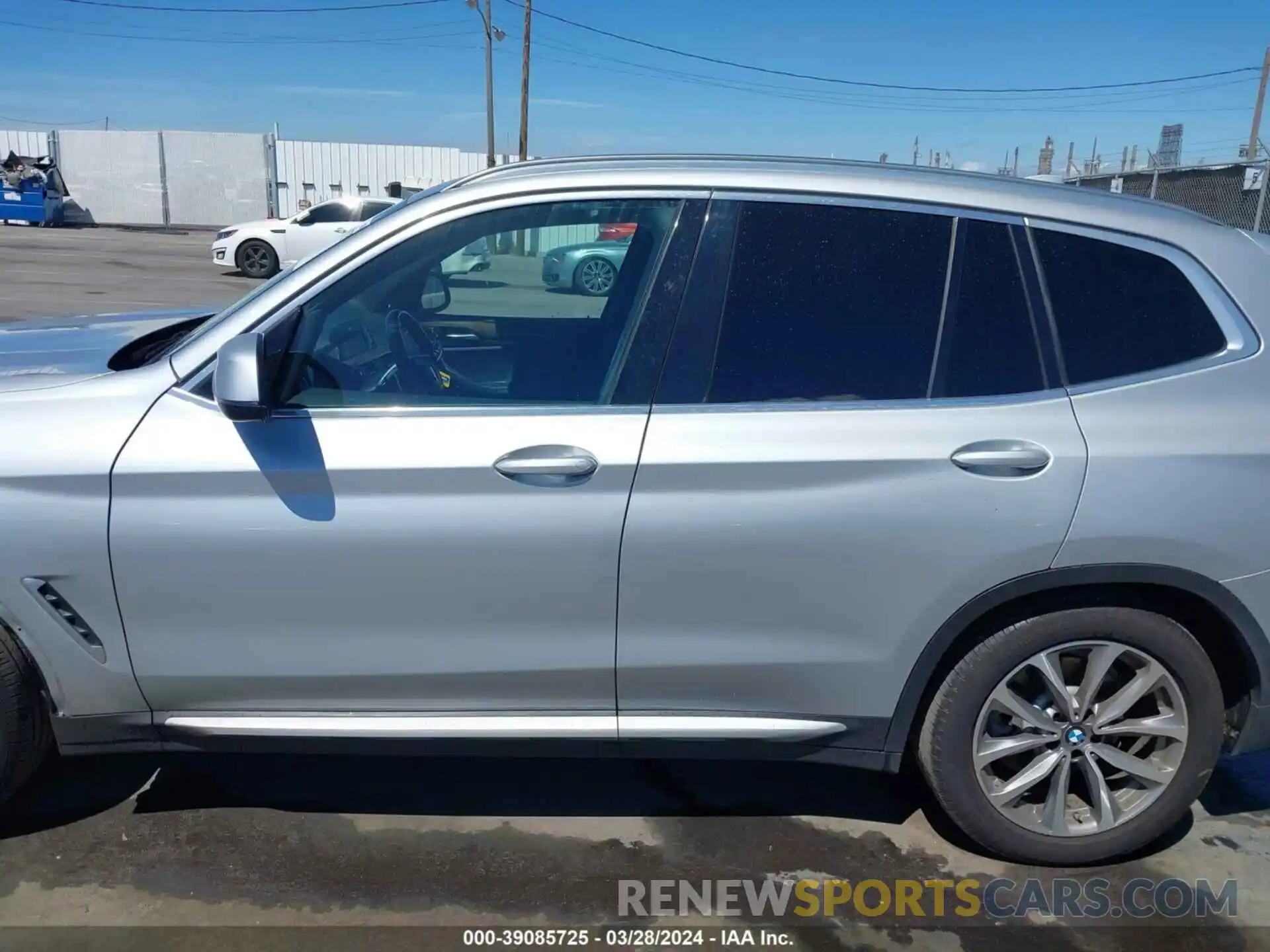 14 Photograph of a damaged car 5UXTR7C51KLF27471 BMW X3 2019