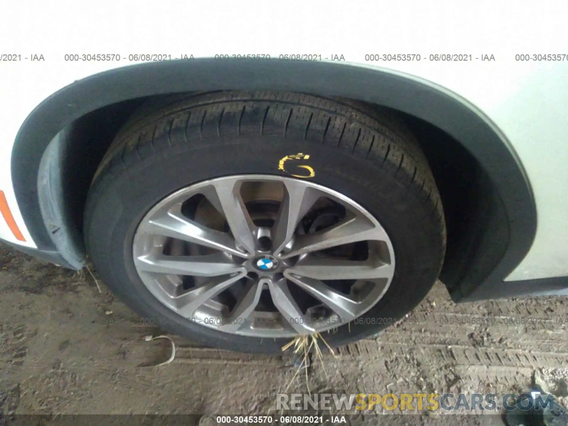 11 Фотография поврежденного автомобиля 5UXTR7C51KLF36882 BMW X3 2019