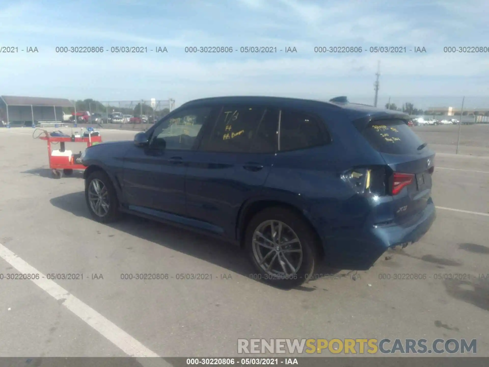 3 Photograph of a damaged car 5UXTR7C51KLR50998 BMW X3 2019