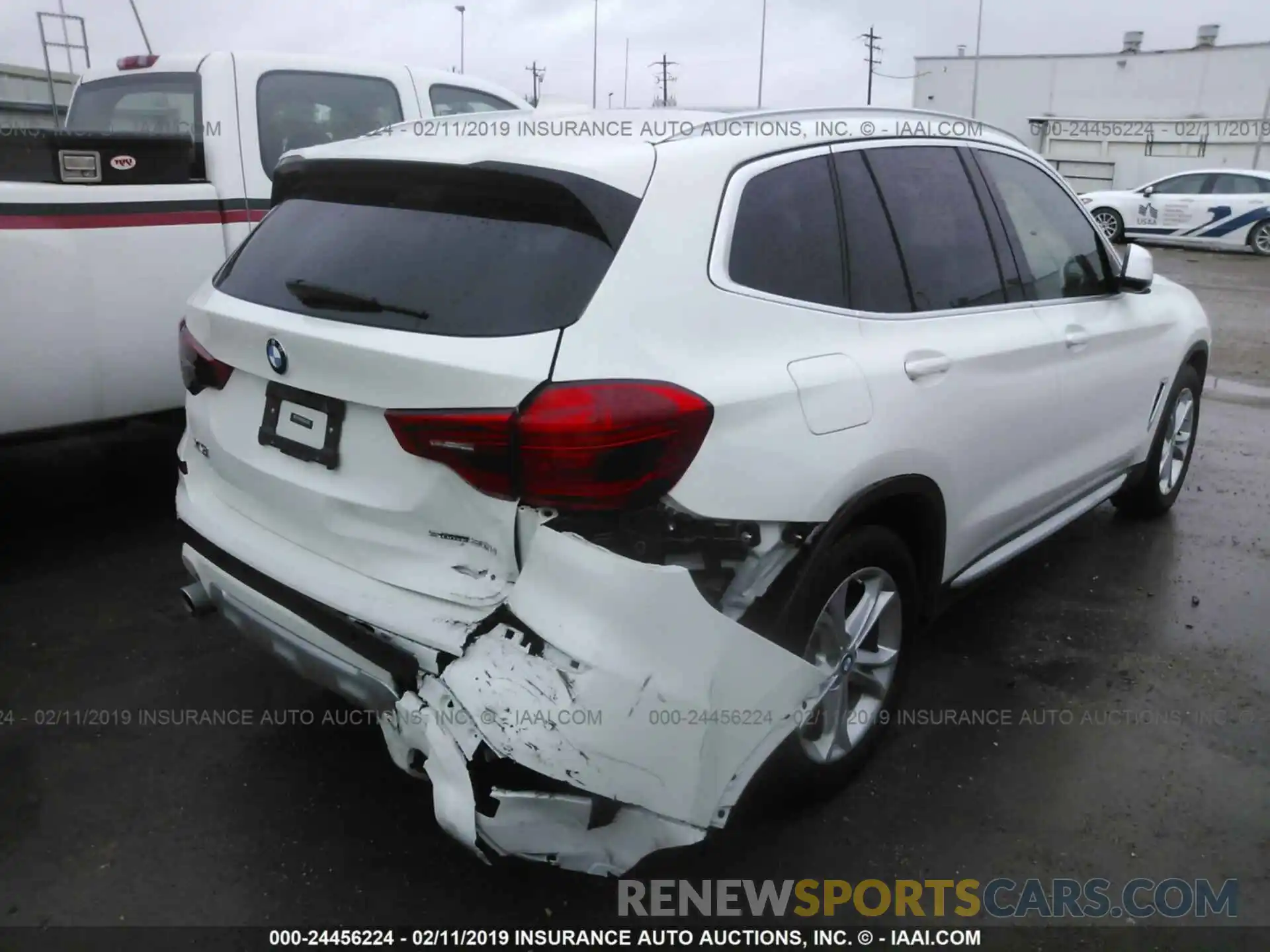 4 Photograph of a damaged car 5UXTR7C52KLF25020 BMW X3 2019