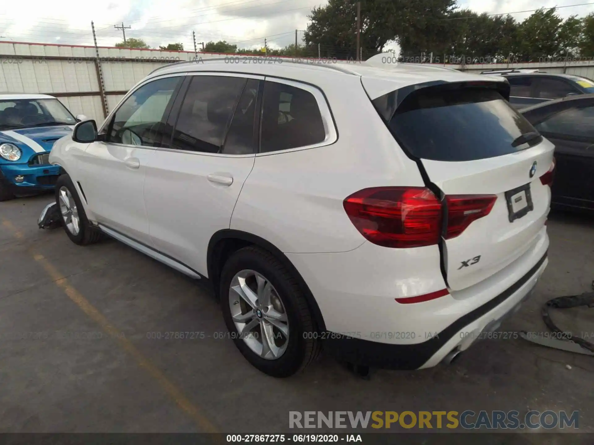 3 Photograph of a damaged car 5UXTR7C52KLF25082 BMW X3 2019