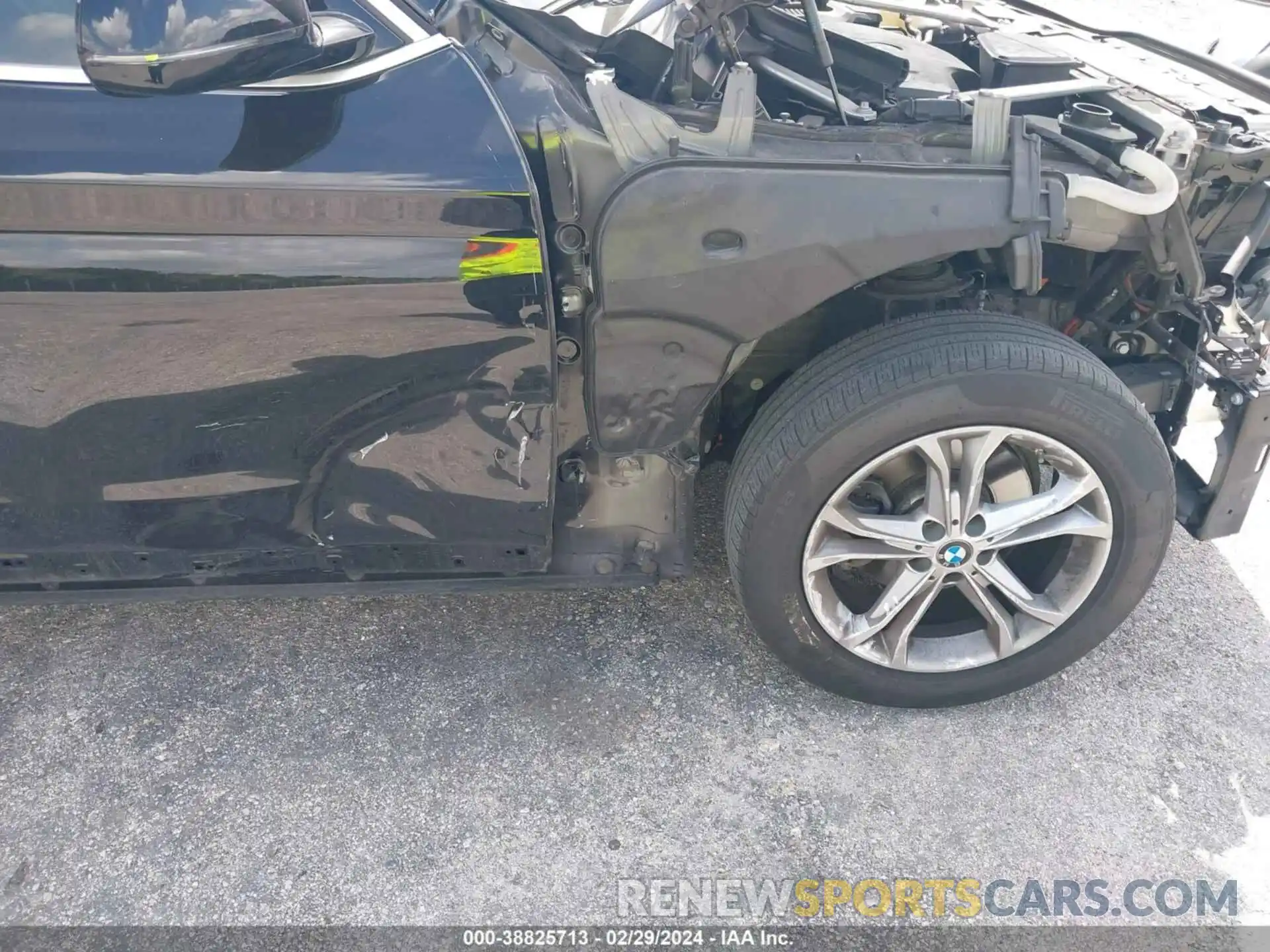 13 Photograph of a damaged car 5UXTR7C52KLR44269 BMW X3 2019