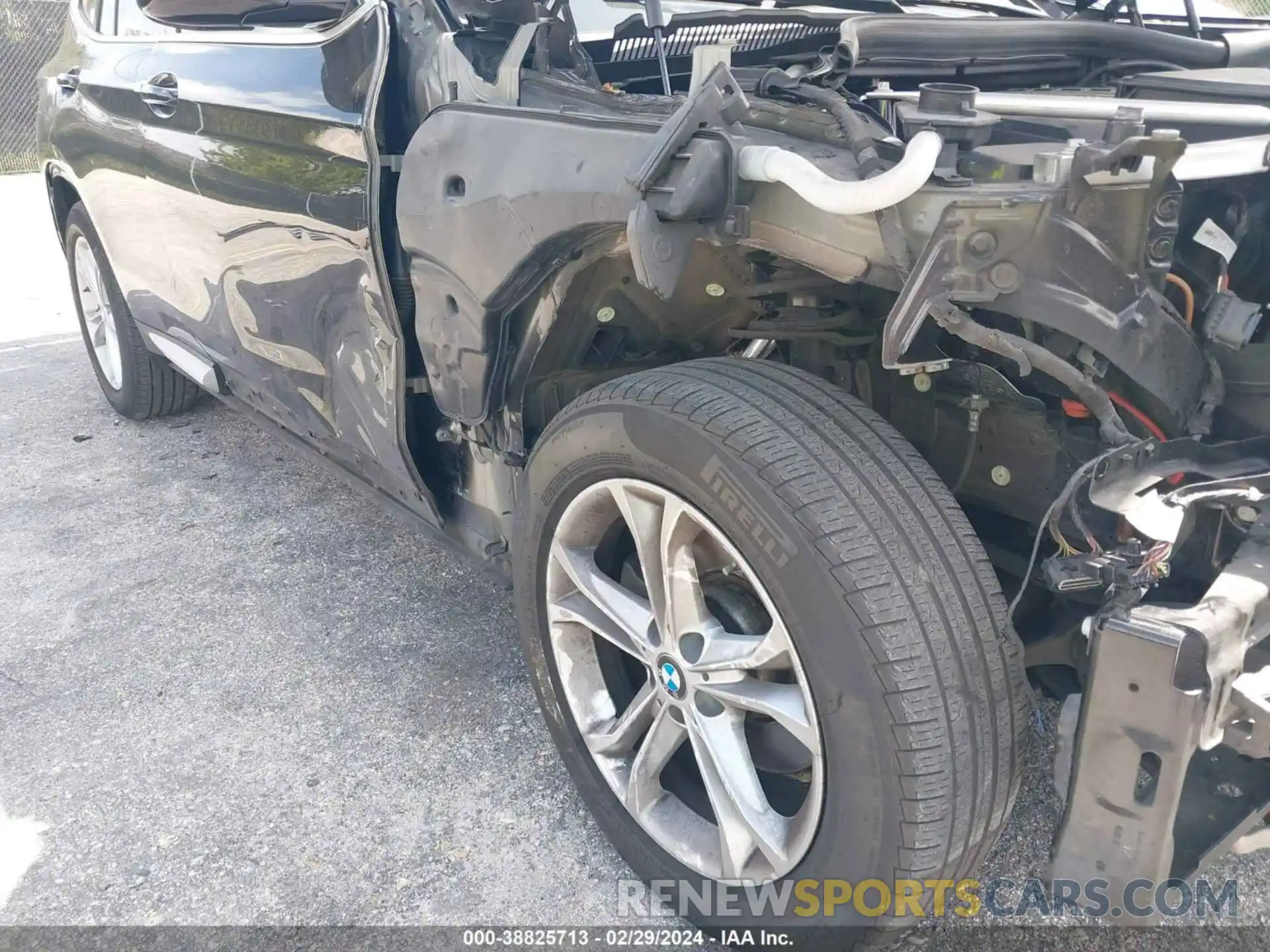 15 Photograph of a damaged car 5UXTR7C52KLR44269 BMW X3 2019