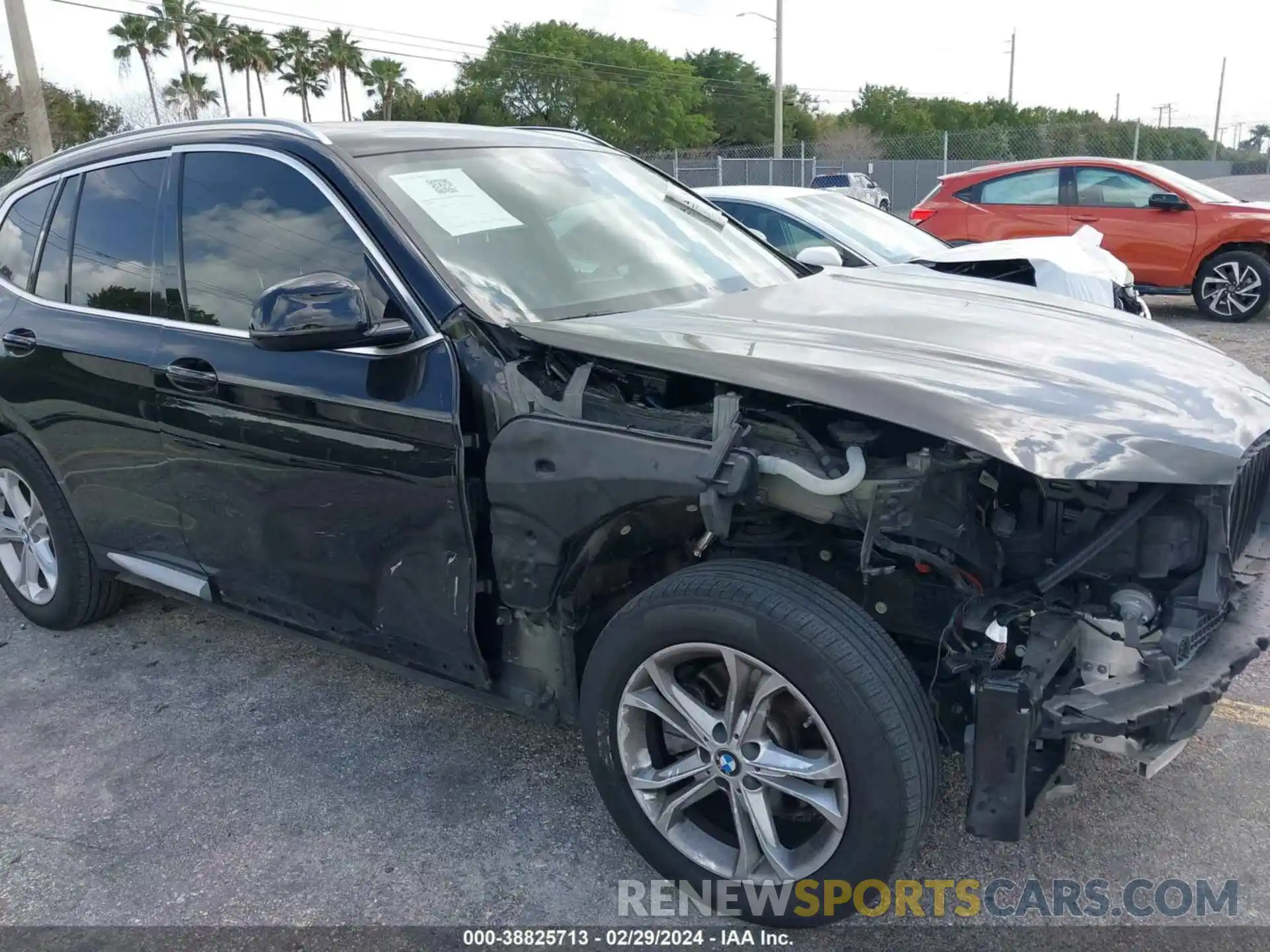 6 Photograph of a damaged car 5UXTR7C52KLR44269 BMW X3 2019