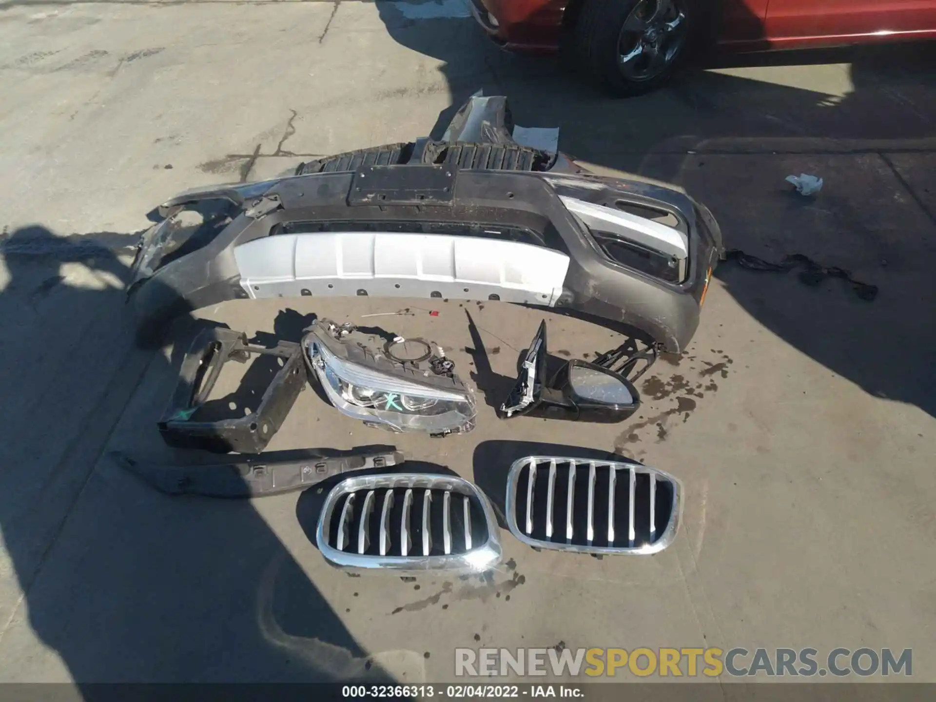 12 Photograph of a damaged car 5UXTR7C52KLR47074 BMW X3 2019