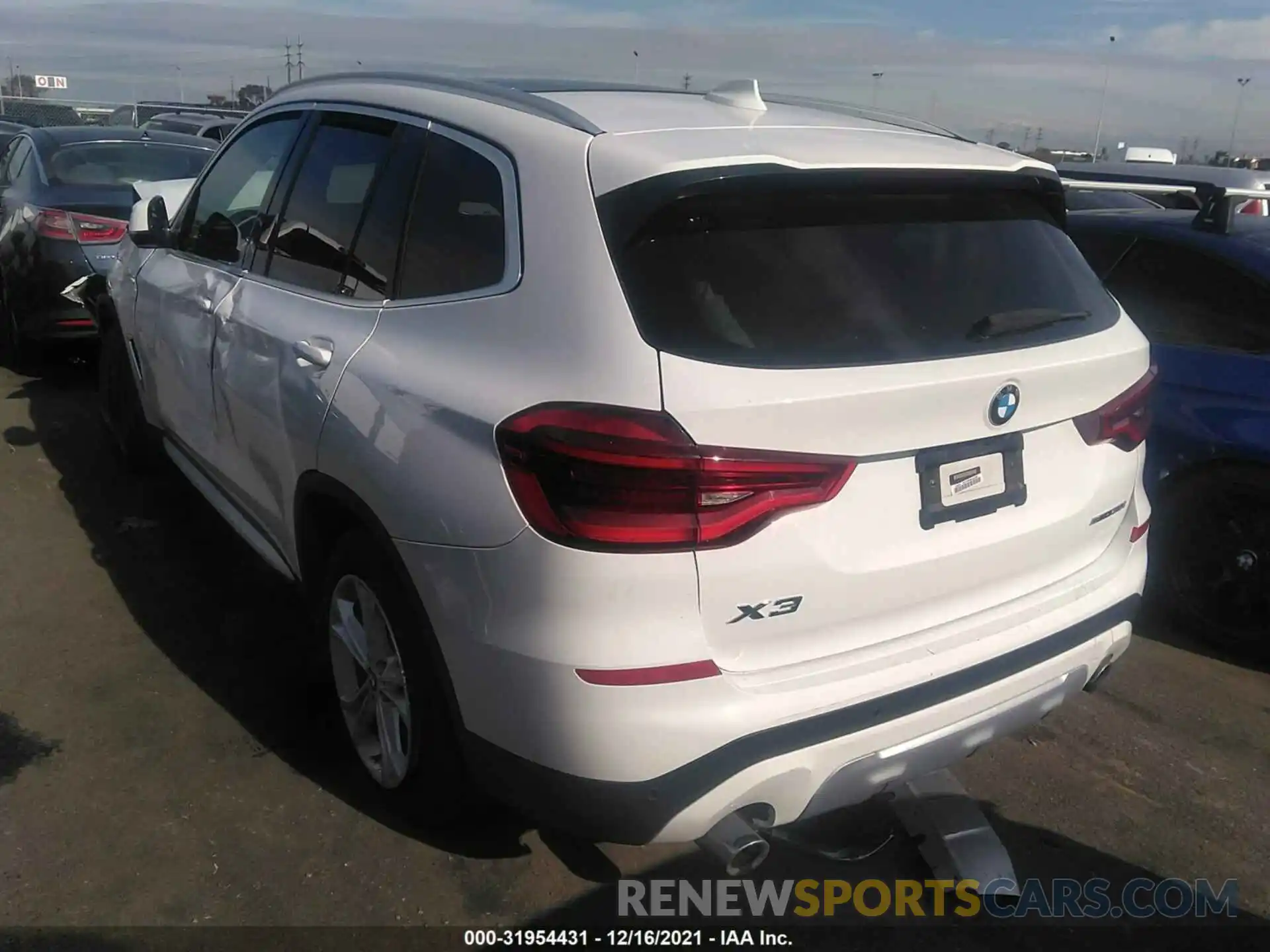 3 Photograph of a damaged car 5UXTR7C52KLR47432 BMW X3 2019