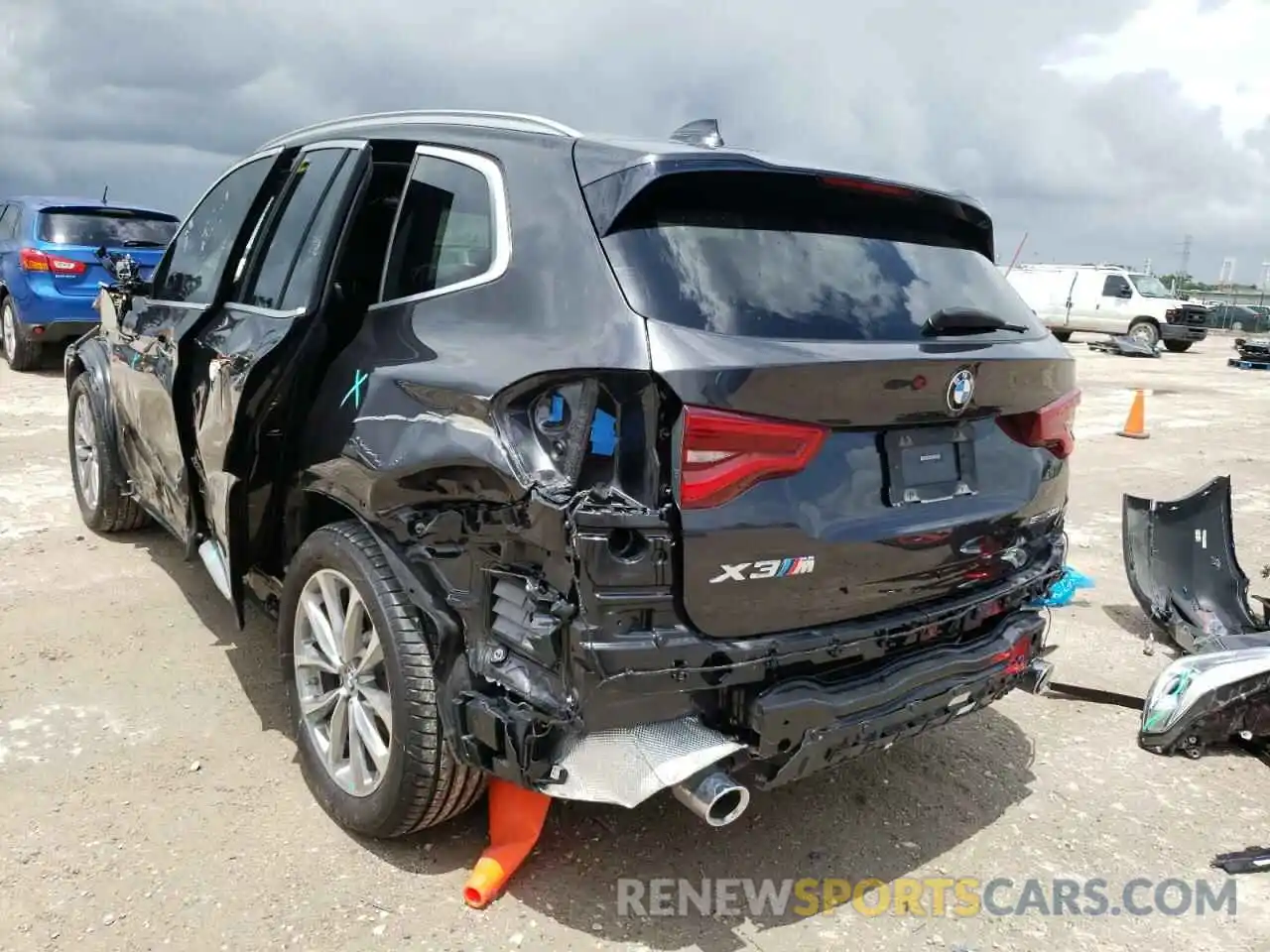 3 Photograph of a damaged car 5UXTR7C52KLR47740 BMW X3 2019