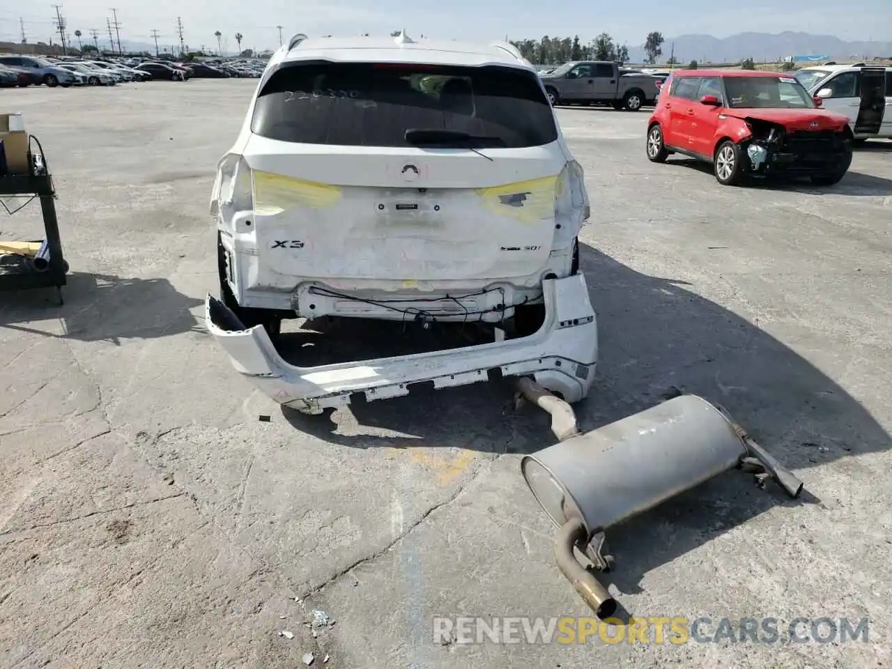 9 Photograph of a damaged car 5UXTR7C53KLF32140 BMW X3 2019