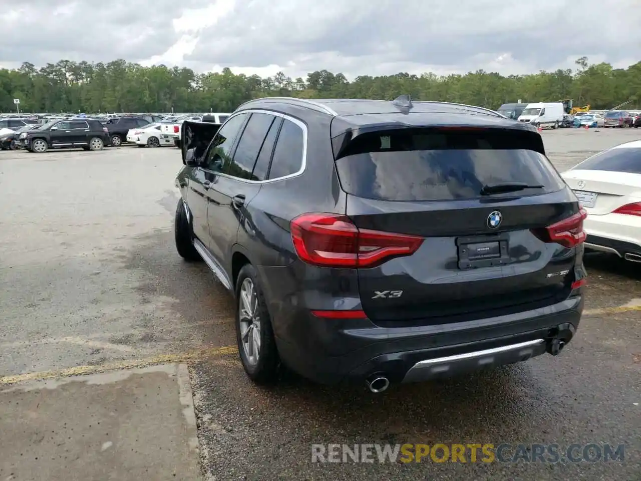 3 Photograph of a damaged car 5UXTR7C53KLF33644 BMW X3 2019