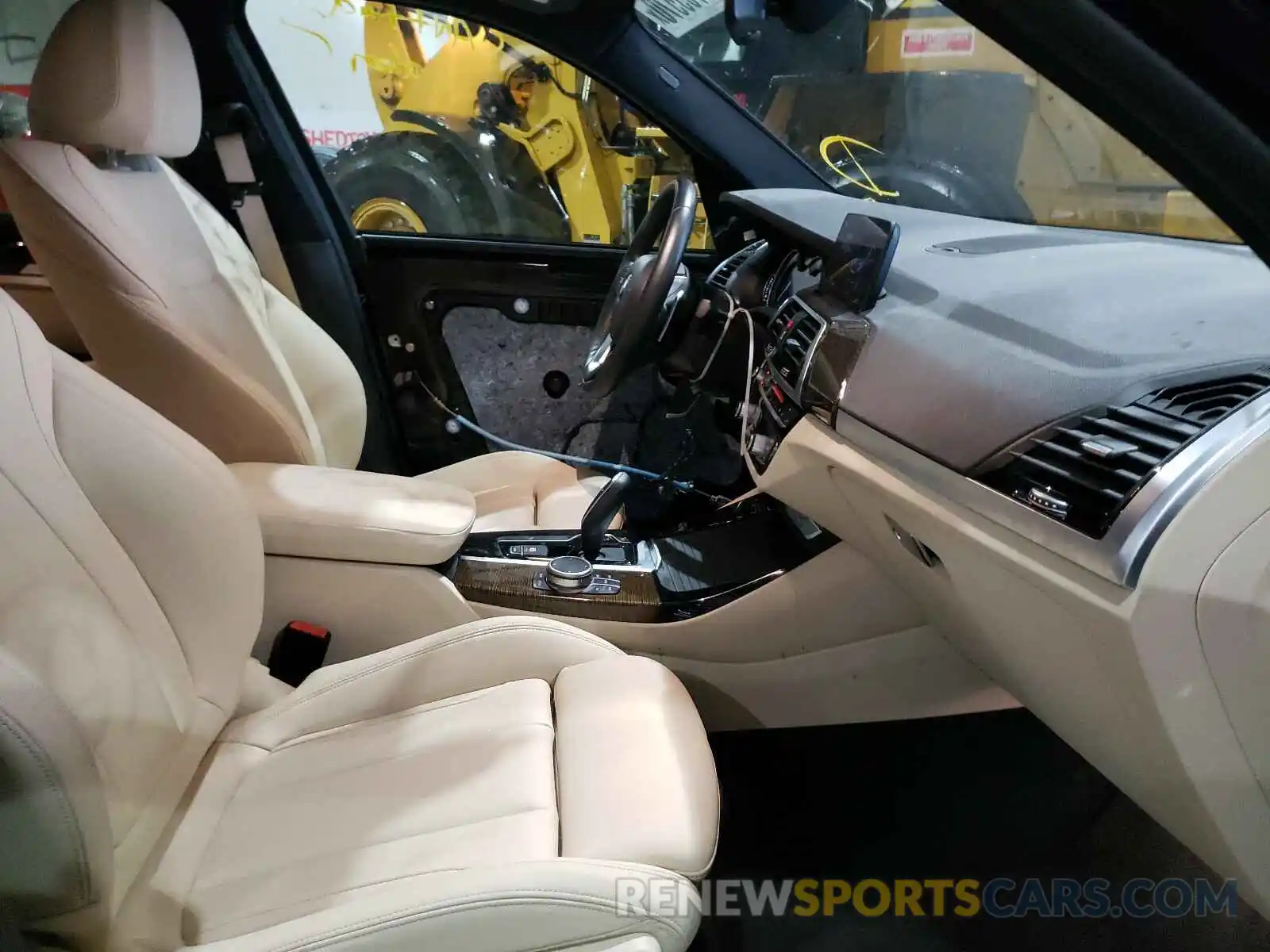 5 Photograph of a damaged car 5UXTR7C53KLR46161 BMW X3 2019