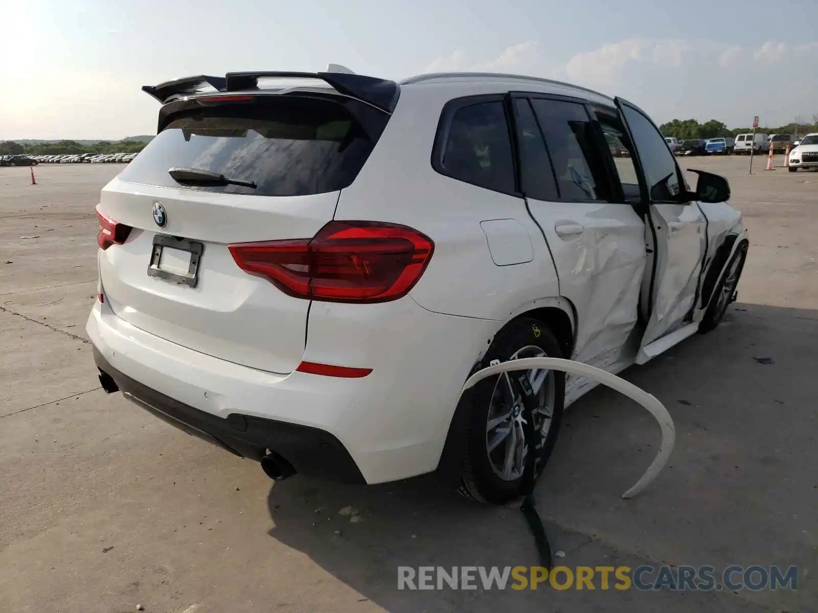 4 Фотография поврежденного автомобиля 5UXTR7C54KLE93672 BMW X3 2019