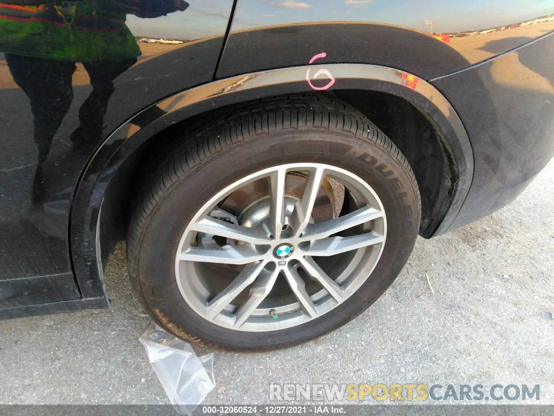 13 Photograph of a damaged car 5UXTR7C54KLE93915 BMW X3 2019