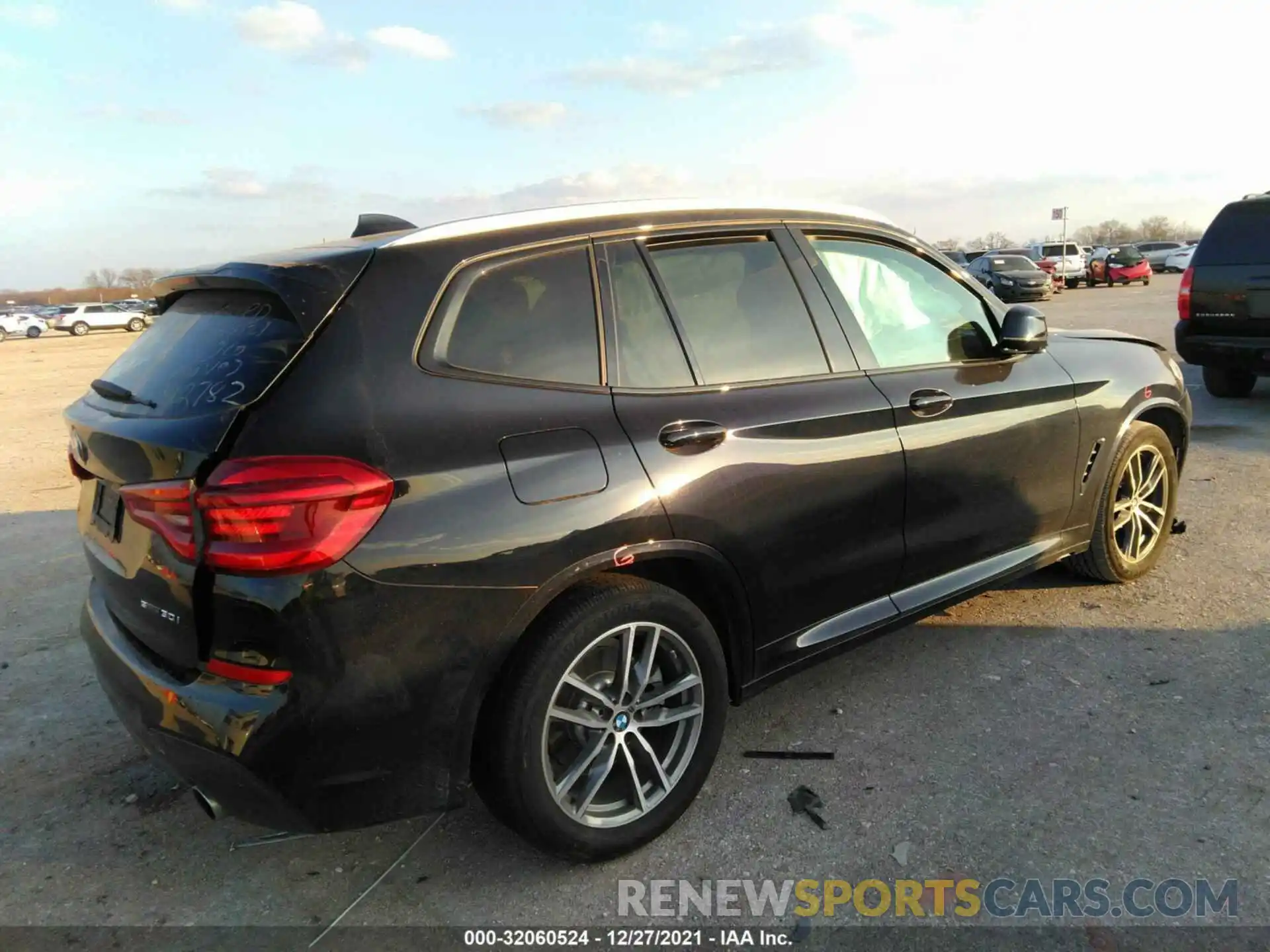 4 Photograph of a damaged car 5UXTR7C54KLE93915 BMW X3 2019