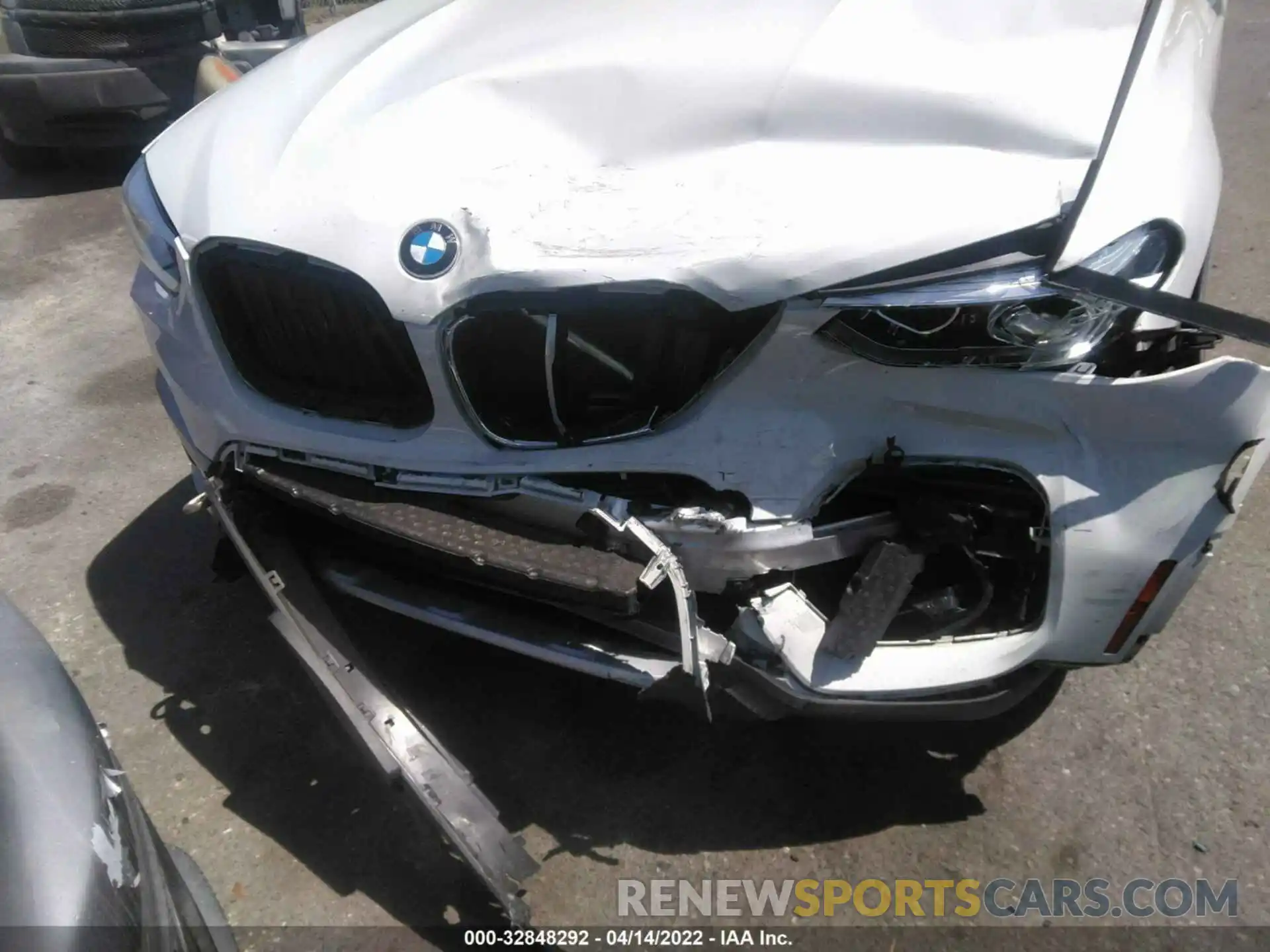 6 Photograph of a damaged car 5UXTR7C54KLE94238 BMW X3 2019