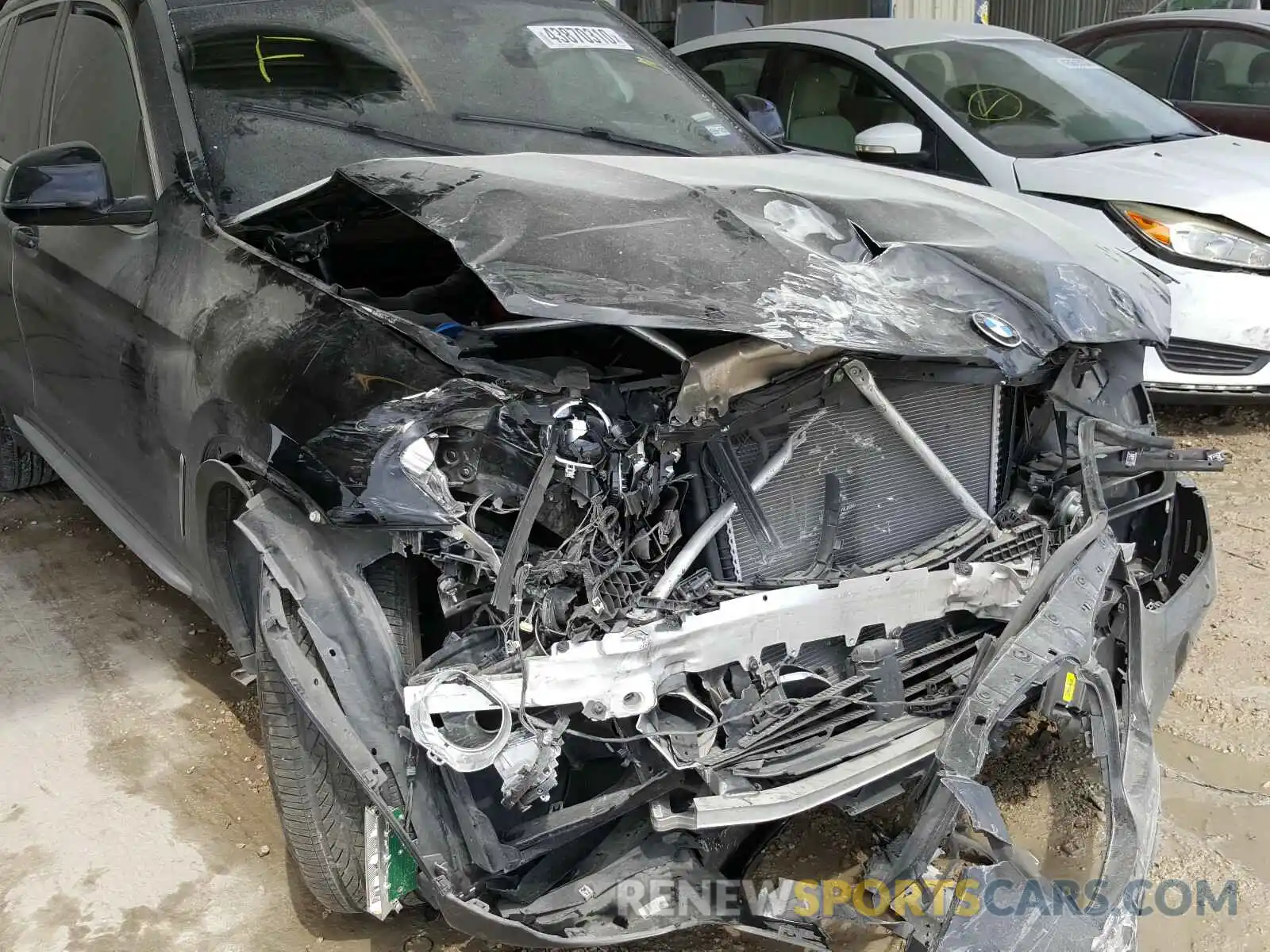 9 Photograph of a damaged car 5UXTR7C54KLE94370 BMW X3 2019