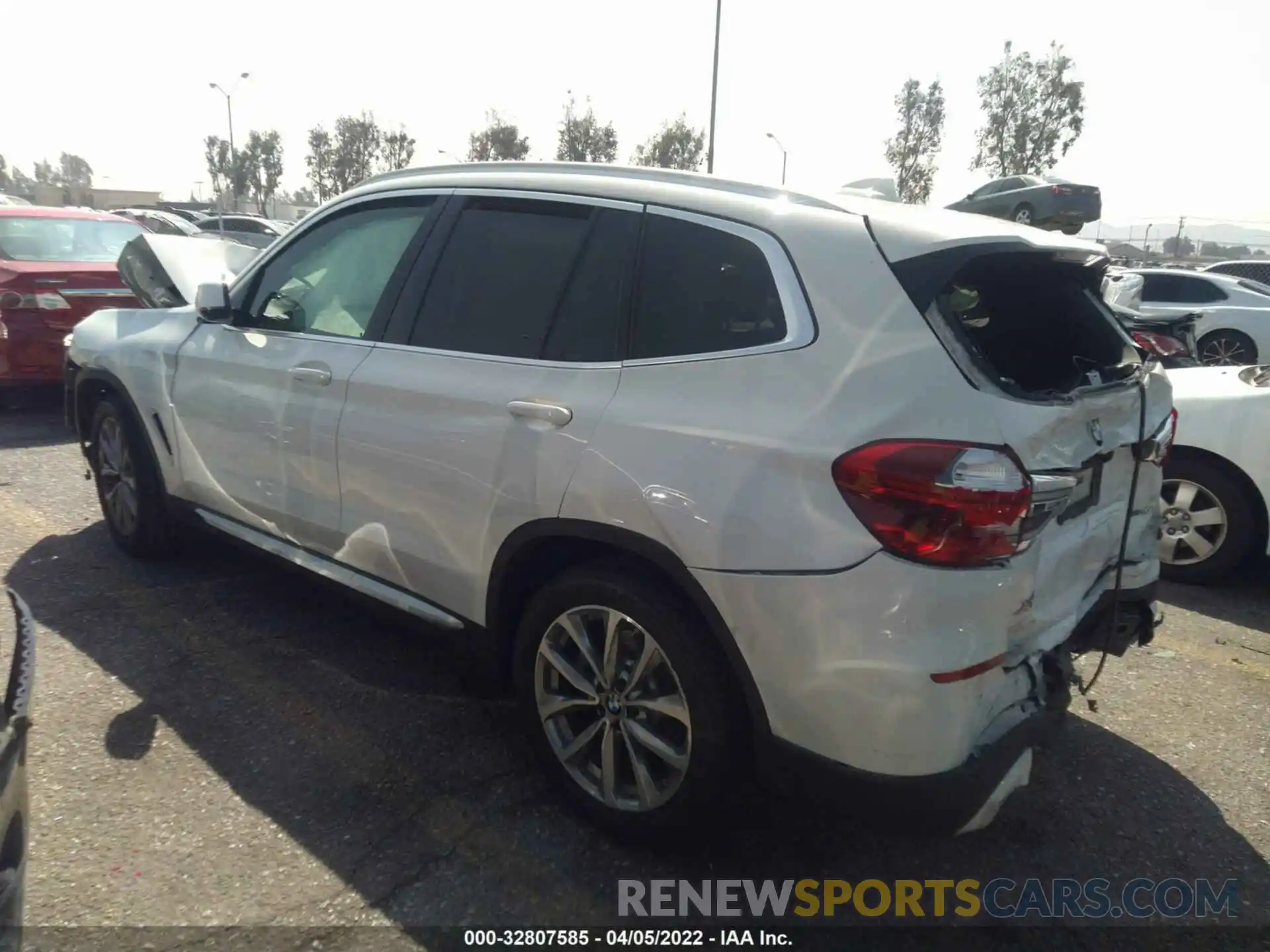 3 Photograph of a damaged car 5UXTR7C54KLE98659 BMW X3 2019