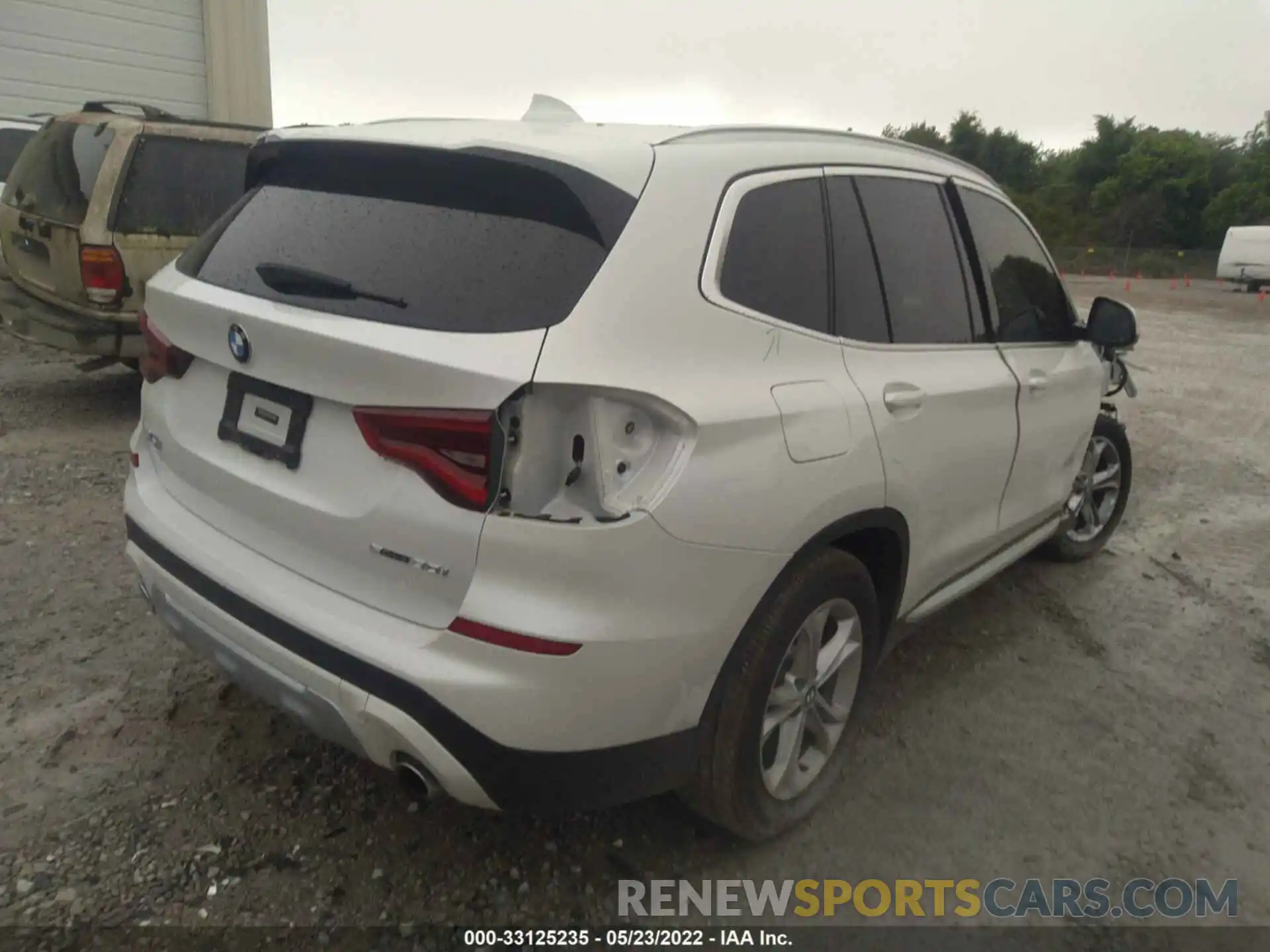 4 Photograph of a damaged car 5UXTR7C54KLF31935 BMW X3 2019