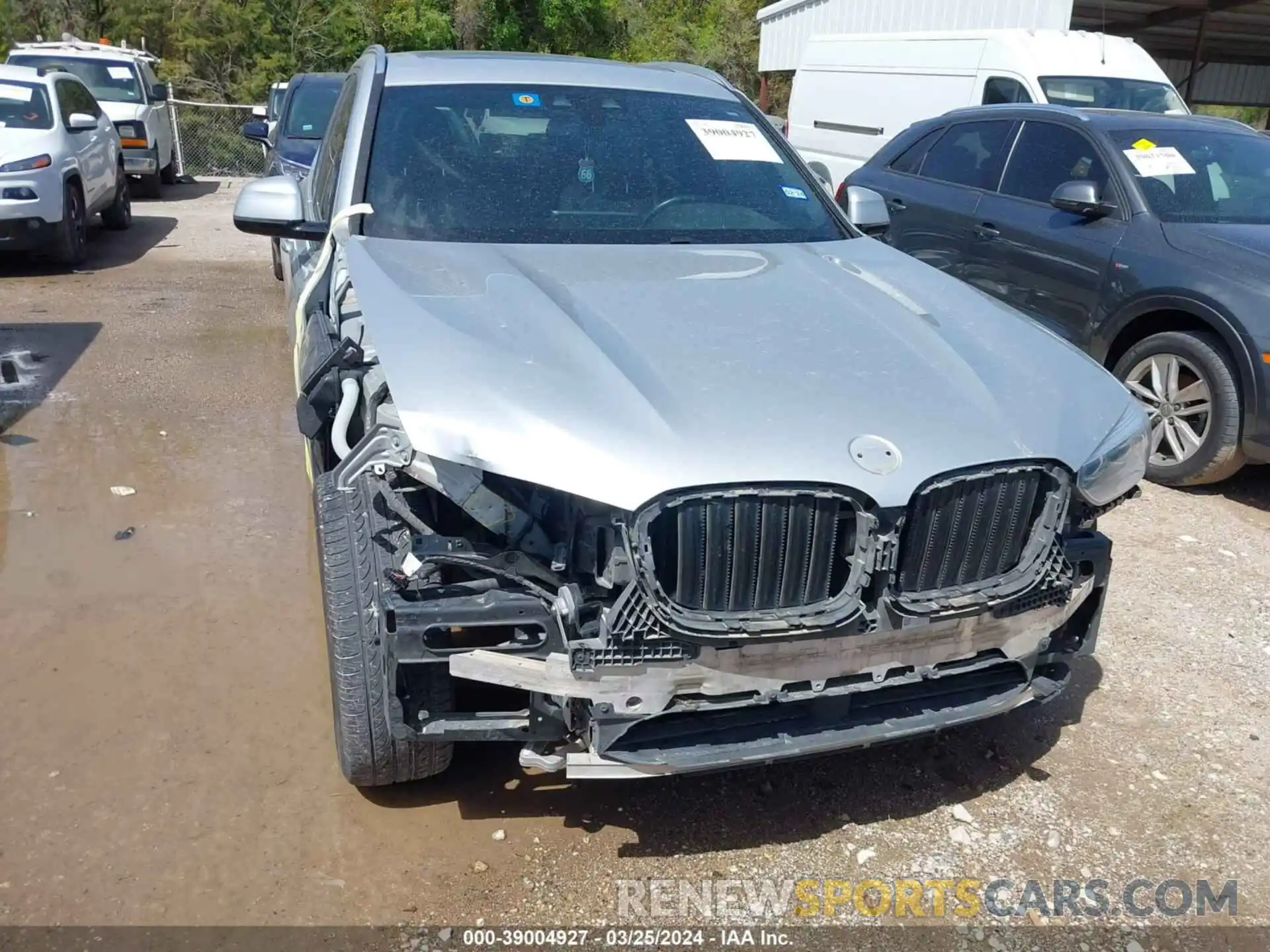 13 Photograph of a damaged car 5UXTR7C54KLF33667 BMW X3 2019